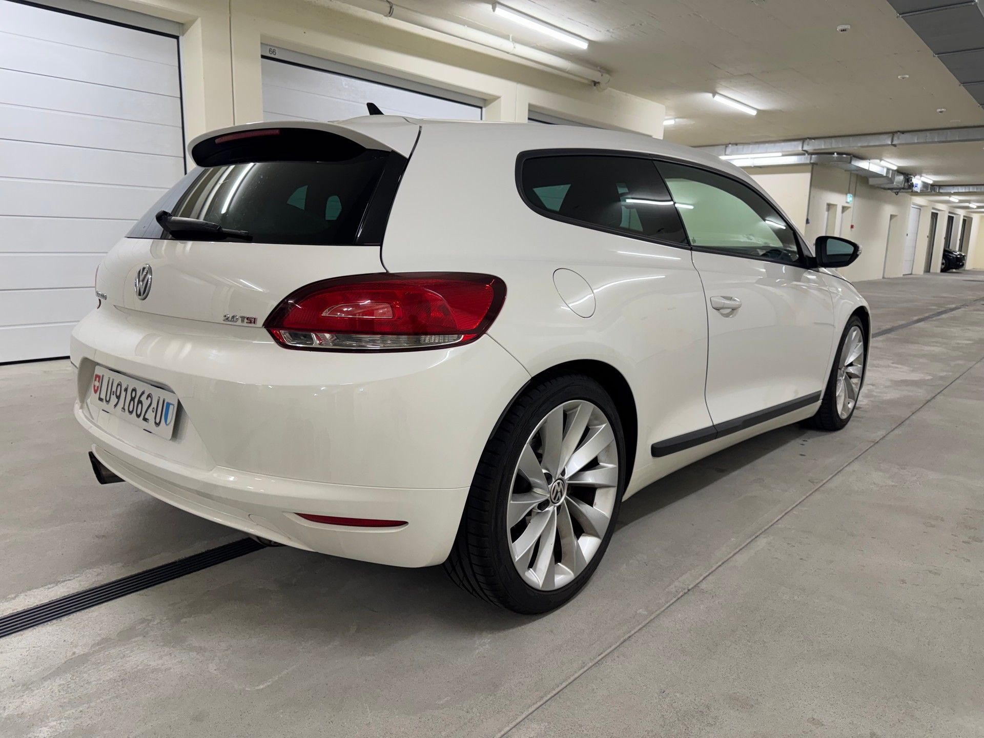 VW Scirocco 2.0 TSI DSG-image-7