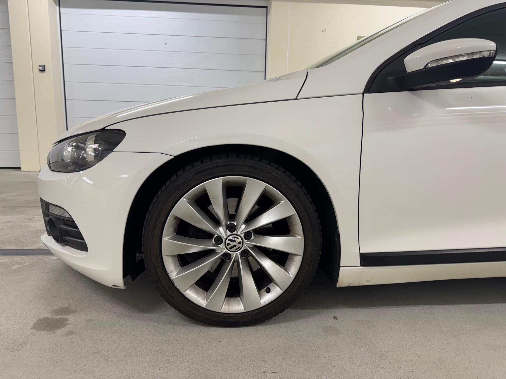 VW Scirocco 2.0 TSI DSG-image-2