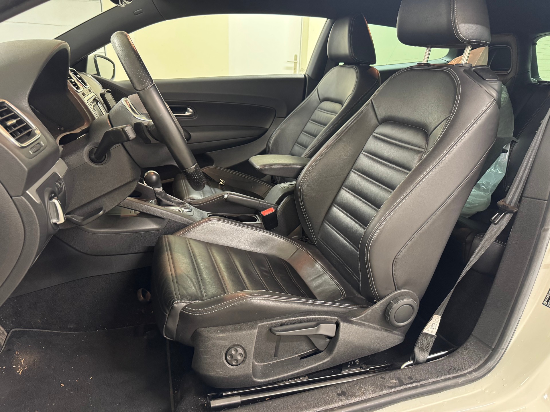 VW Scirocco 2.0 TSI DSG-image-12