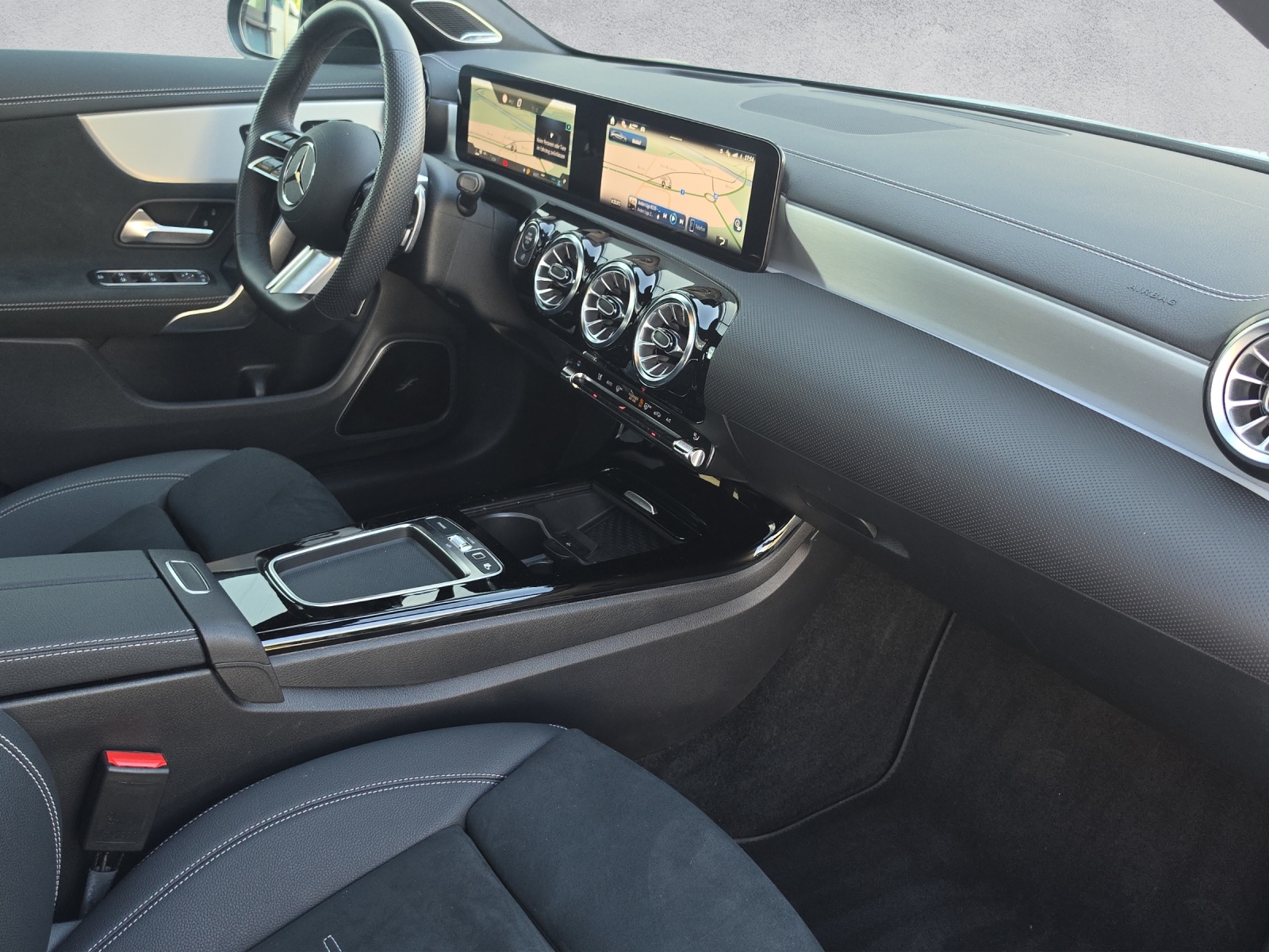 MERCEDES-BENZ CLA Shooting Brake 250 4Matic 8G-DCT-image-9