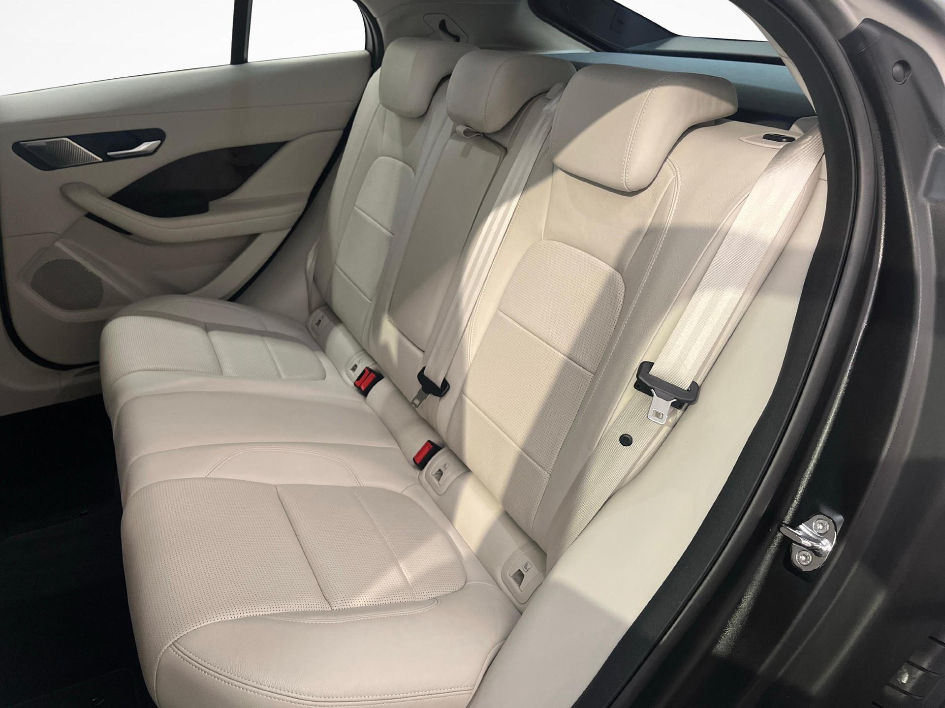 JAGUAR I-Pace EV400 SE AWD-image-10