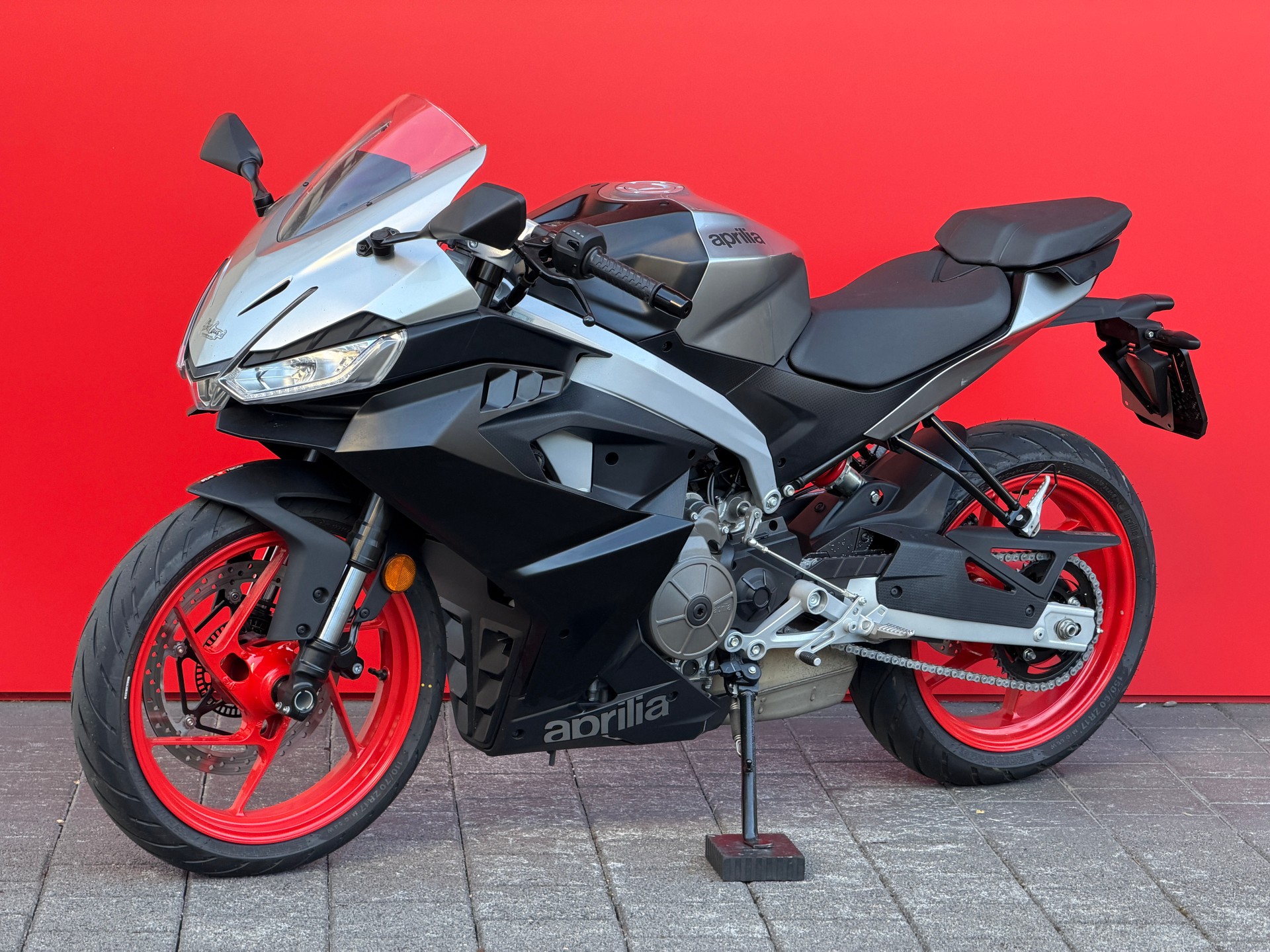 APRILIA RS 457 (35kW)-showroom-element-2