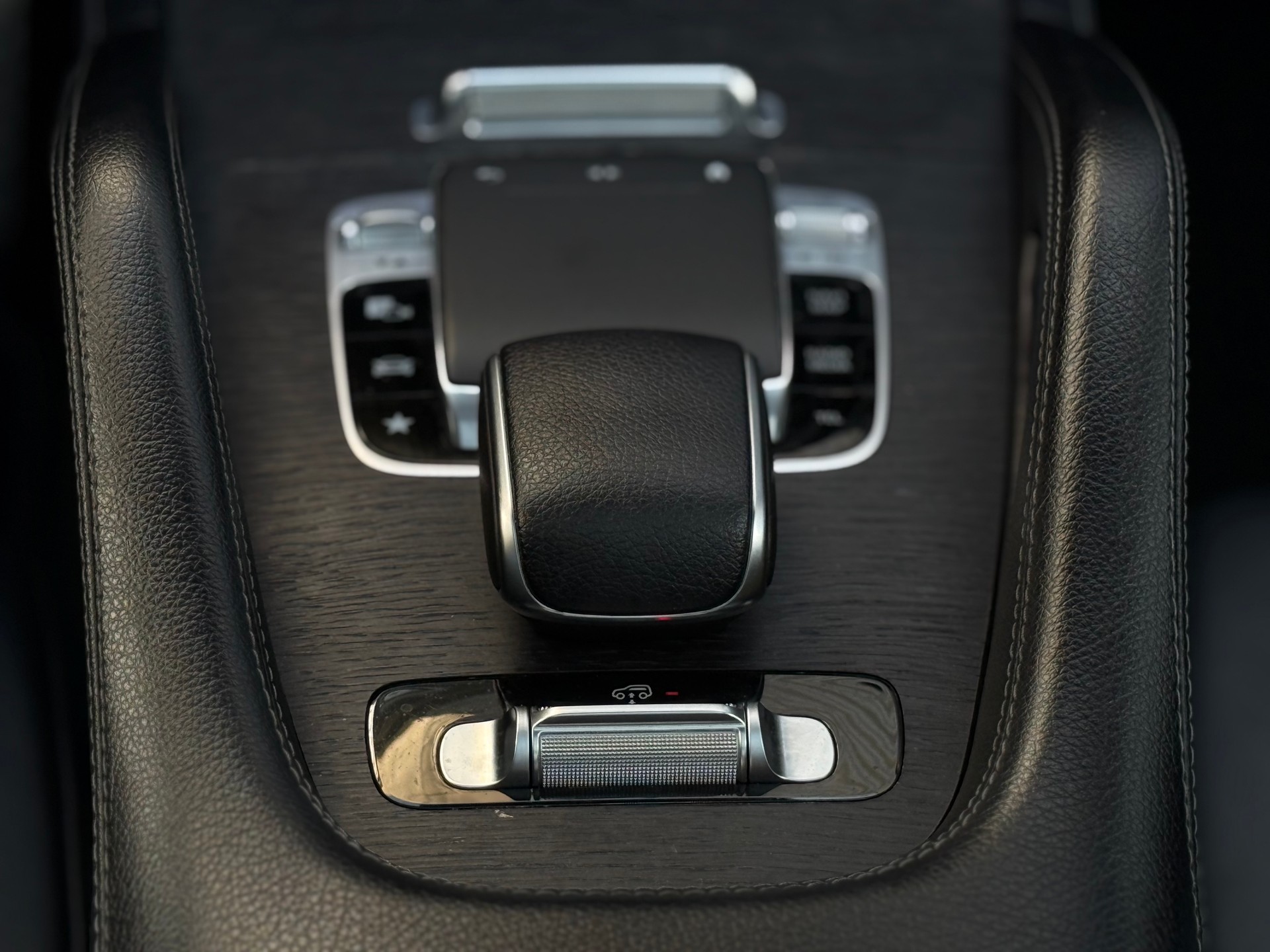 MERCEDES-BENZ GLE 450 4Matic AMG Line 9G-Tronic-image-26