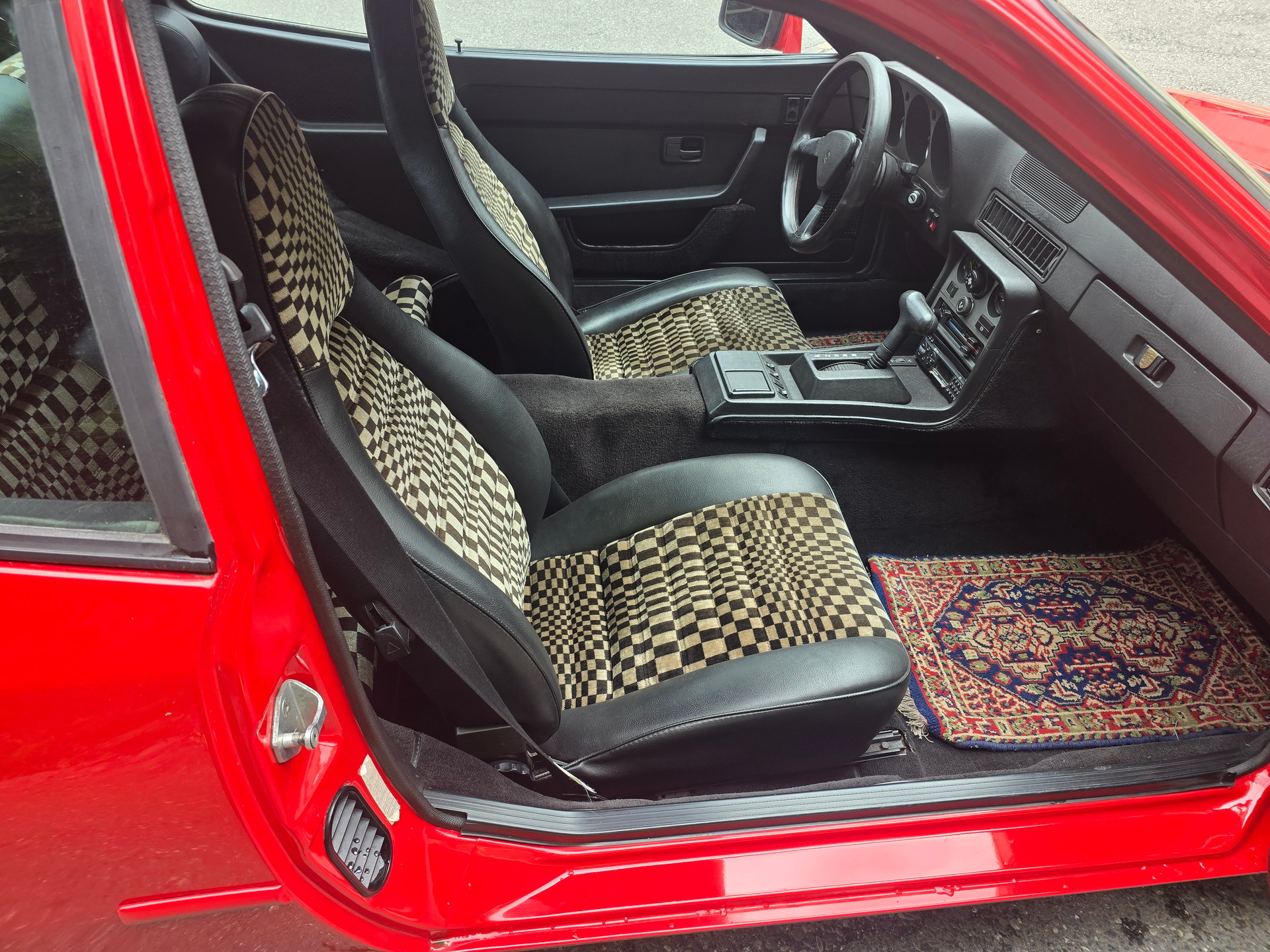 PORSCHE 944-image-9
