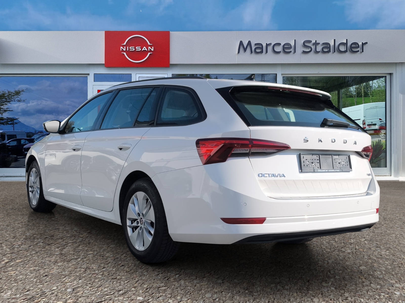 SKODA Octavia Combi 2.0 TDI DSG Ambition 4x4-image-2