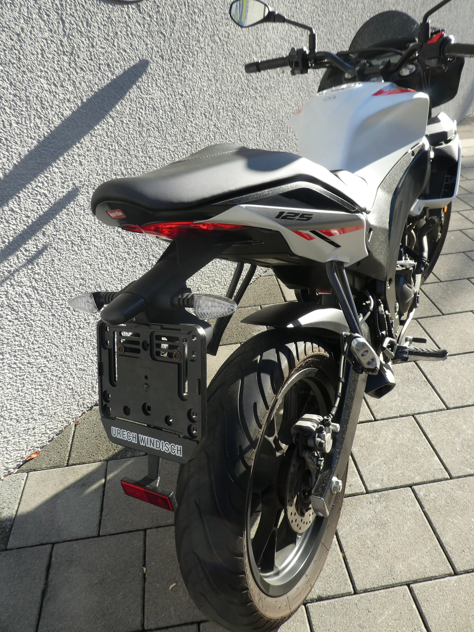 APRILIA Tuono 125-showroom-element-2