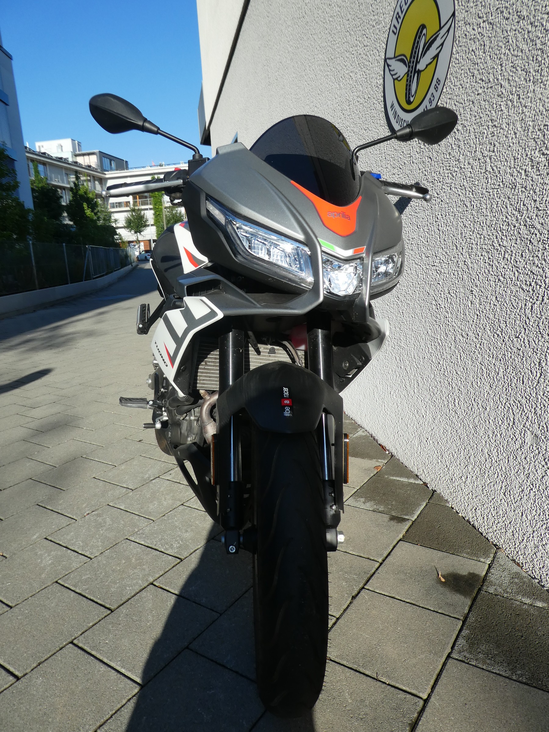 APRILIA Tuono 125-showroom-element-3
