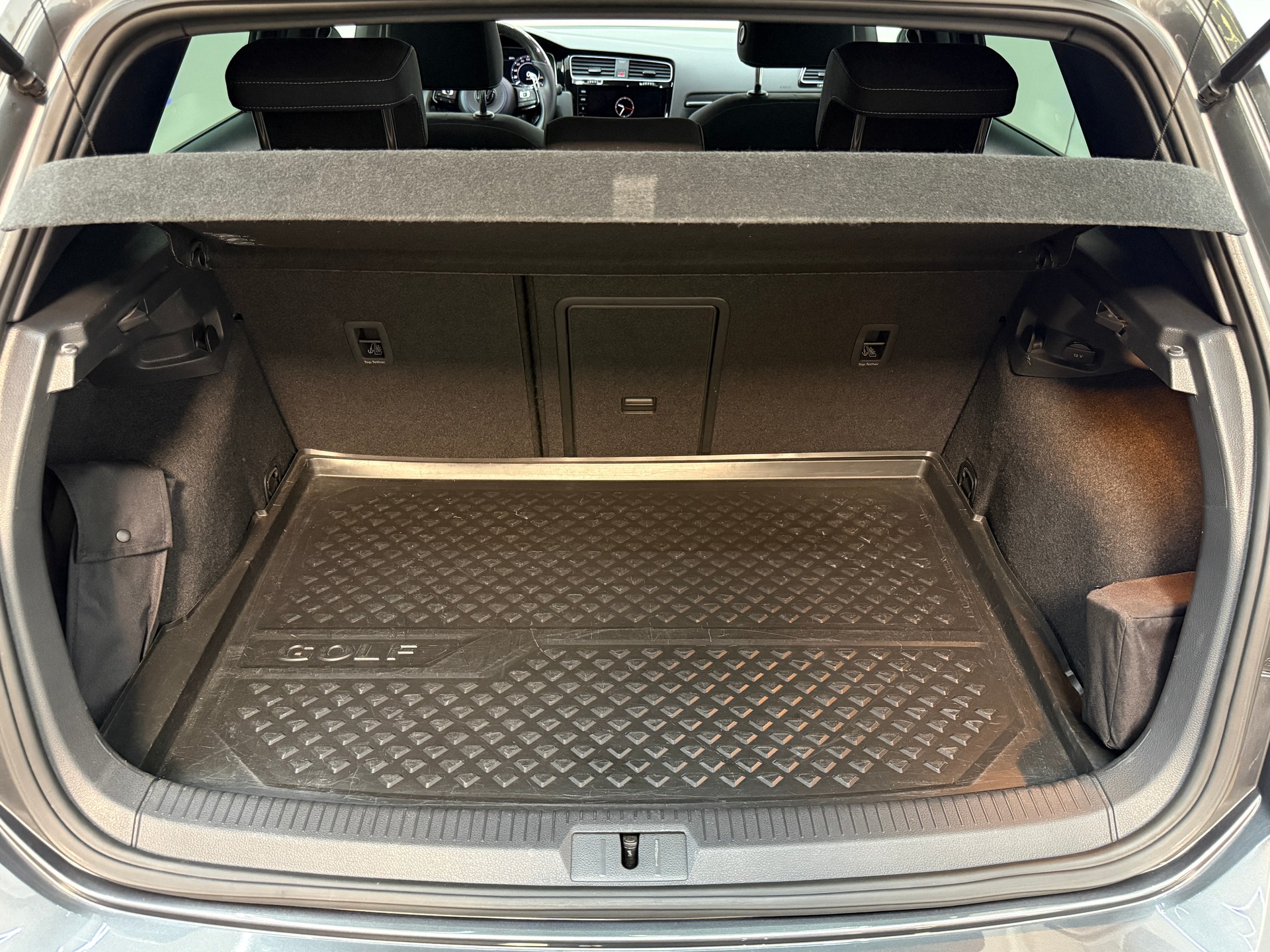 VW Golf 2.0 TSI R 4Motion DSG-image-24
