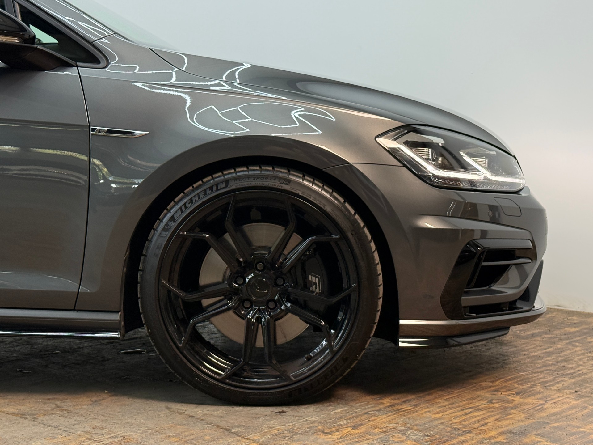 VW Golf 2.0 TSI R 4Motion DSG-image-17