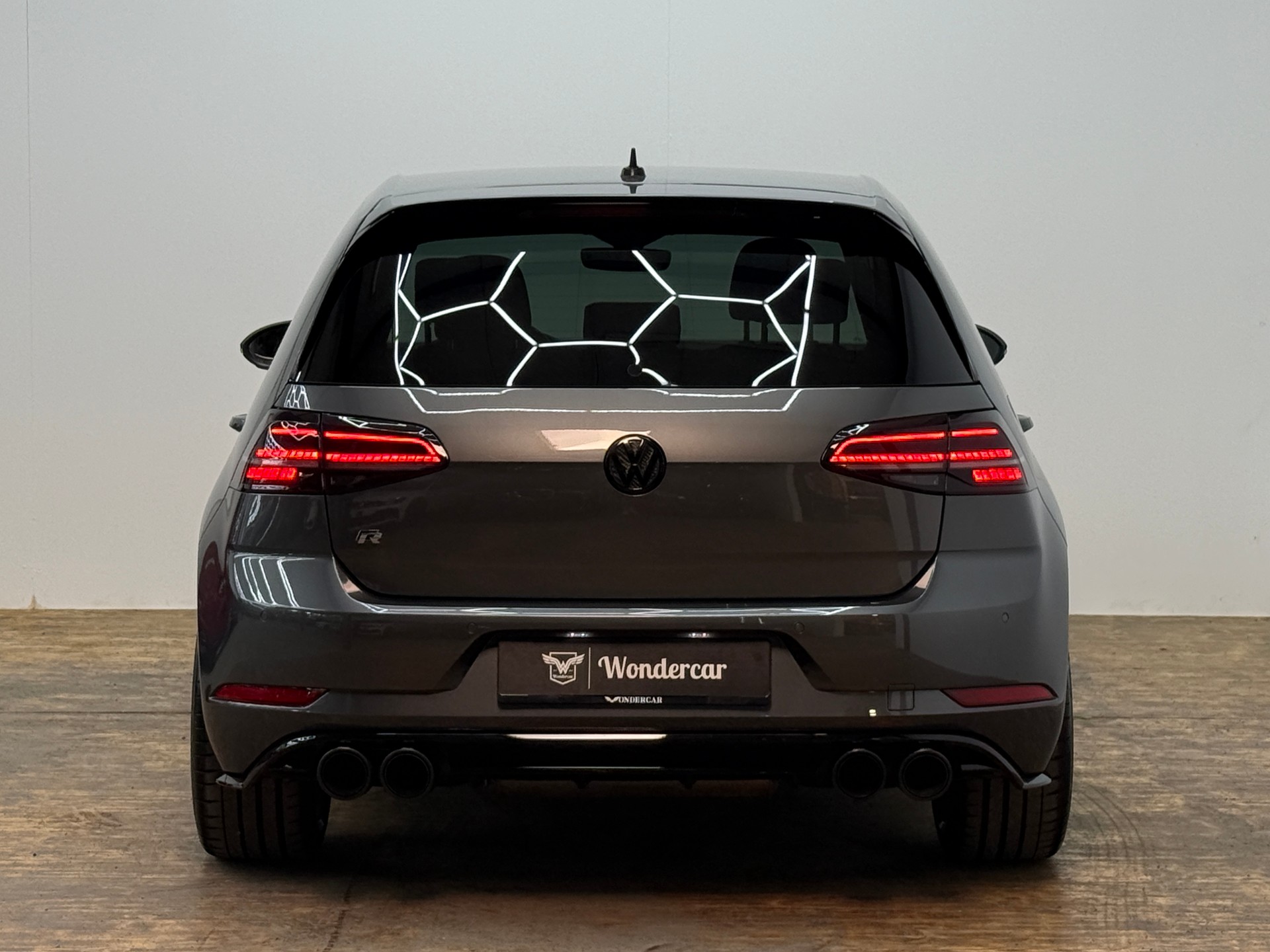 VW Golf 2.0 TSI R 4Motion DSG-image-11
