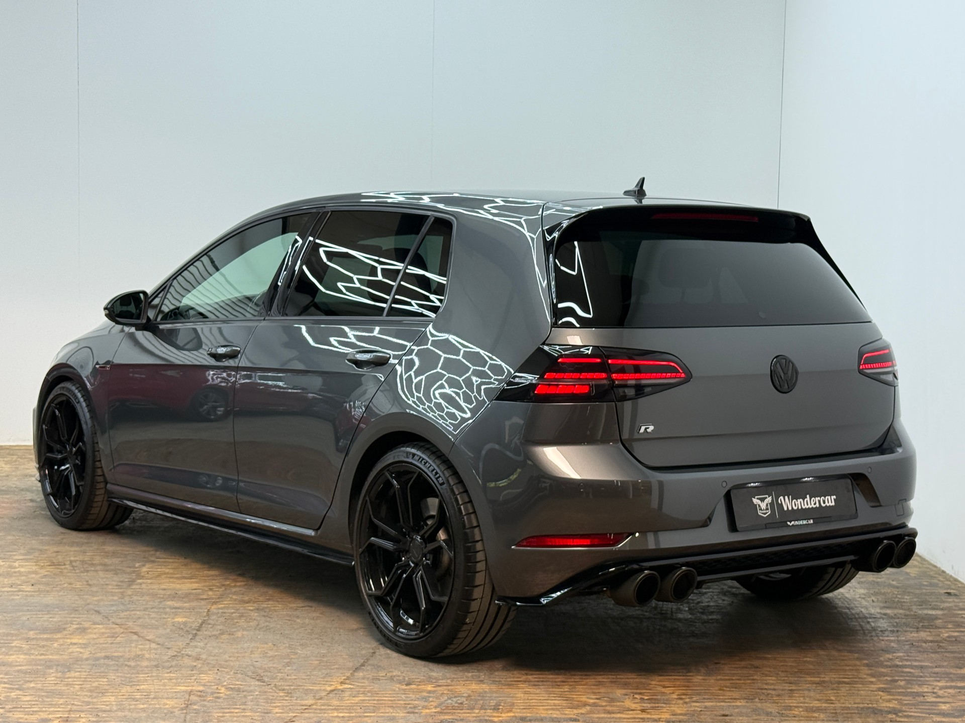 VW Golf 2.0 TSI R 4Motion DSG-image-9