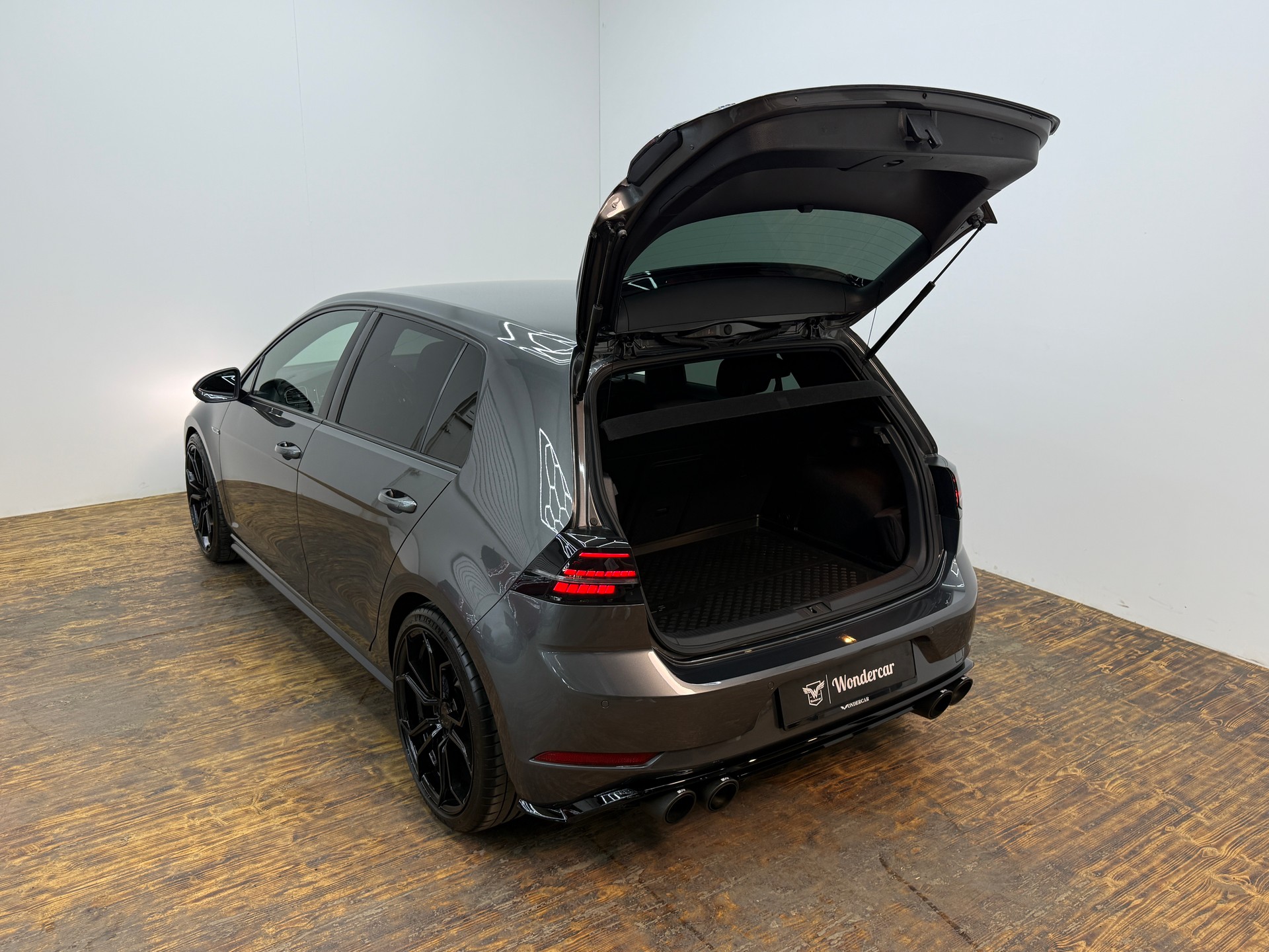 VW Golf 2.0 TSI R 4Motion DSG-image-23