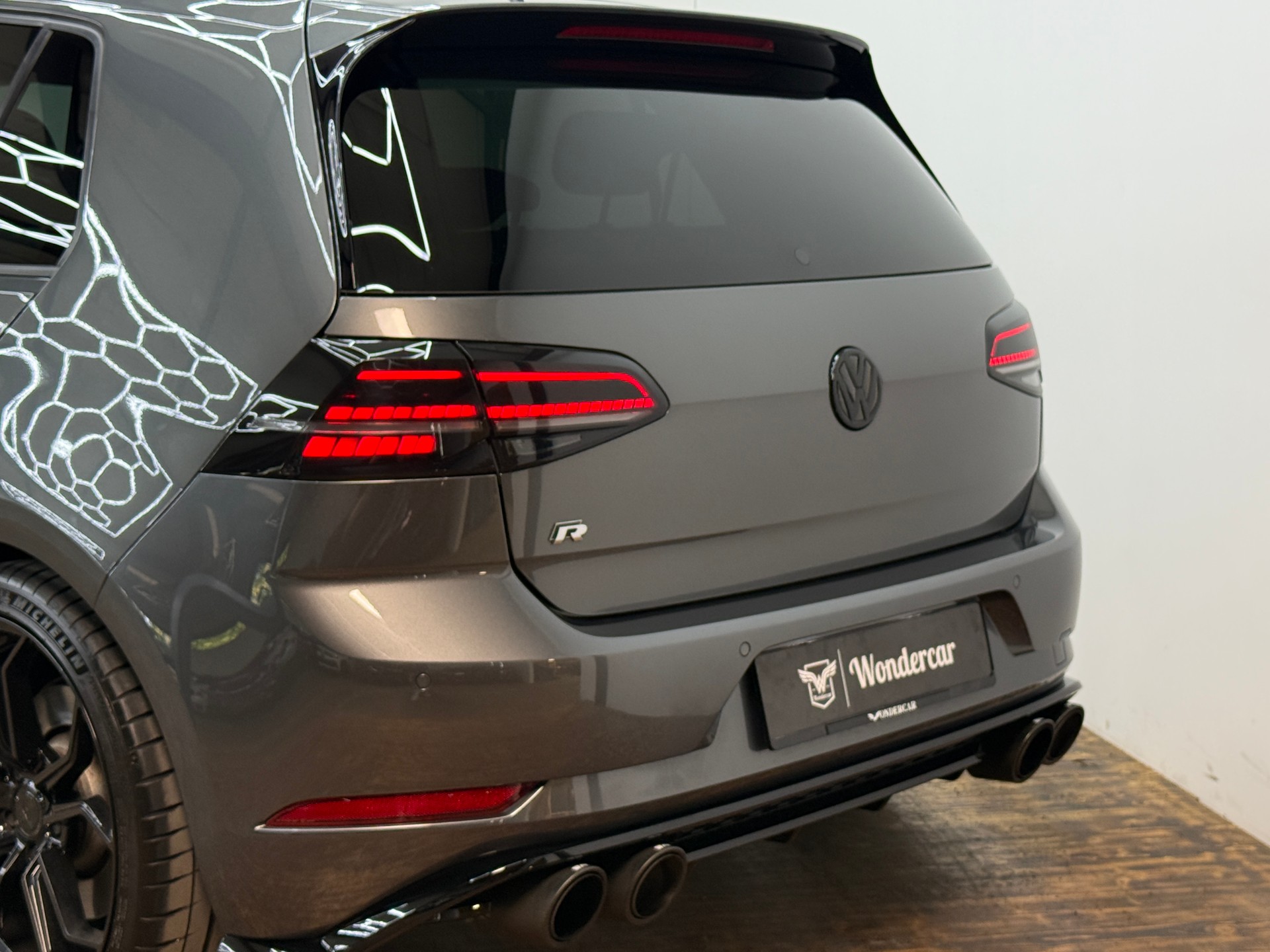 VW Golf 2.0 TSI R 4Motion DSG-image-10