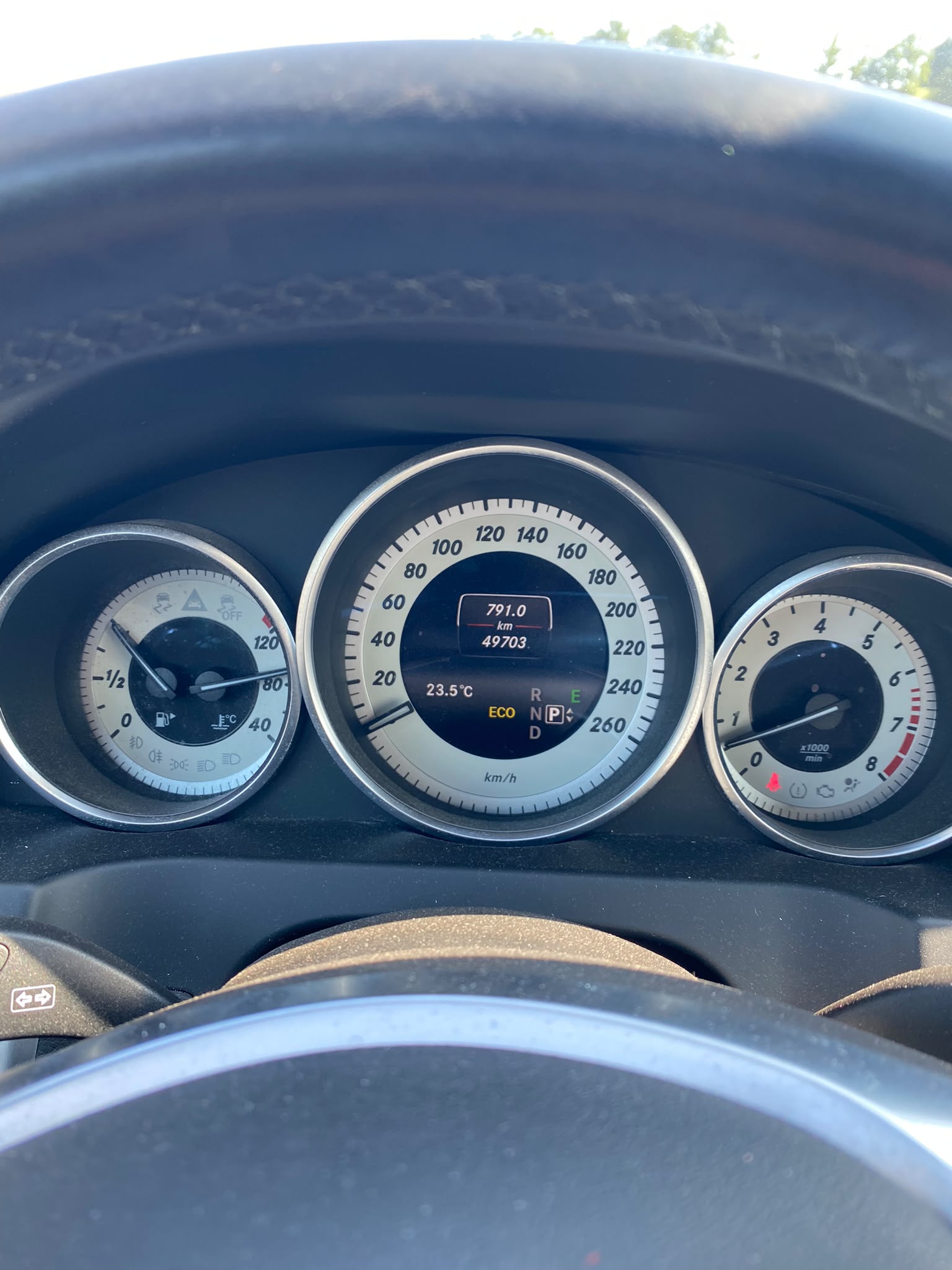 MERCEDES-BENZ E 300-image-3