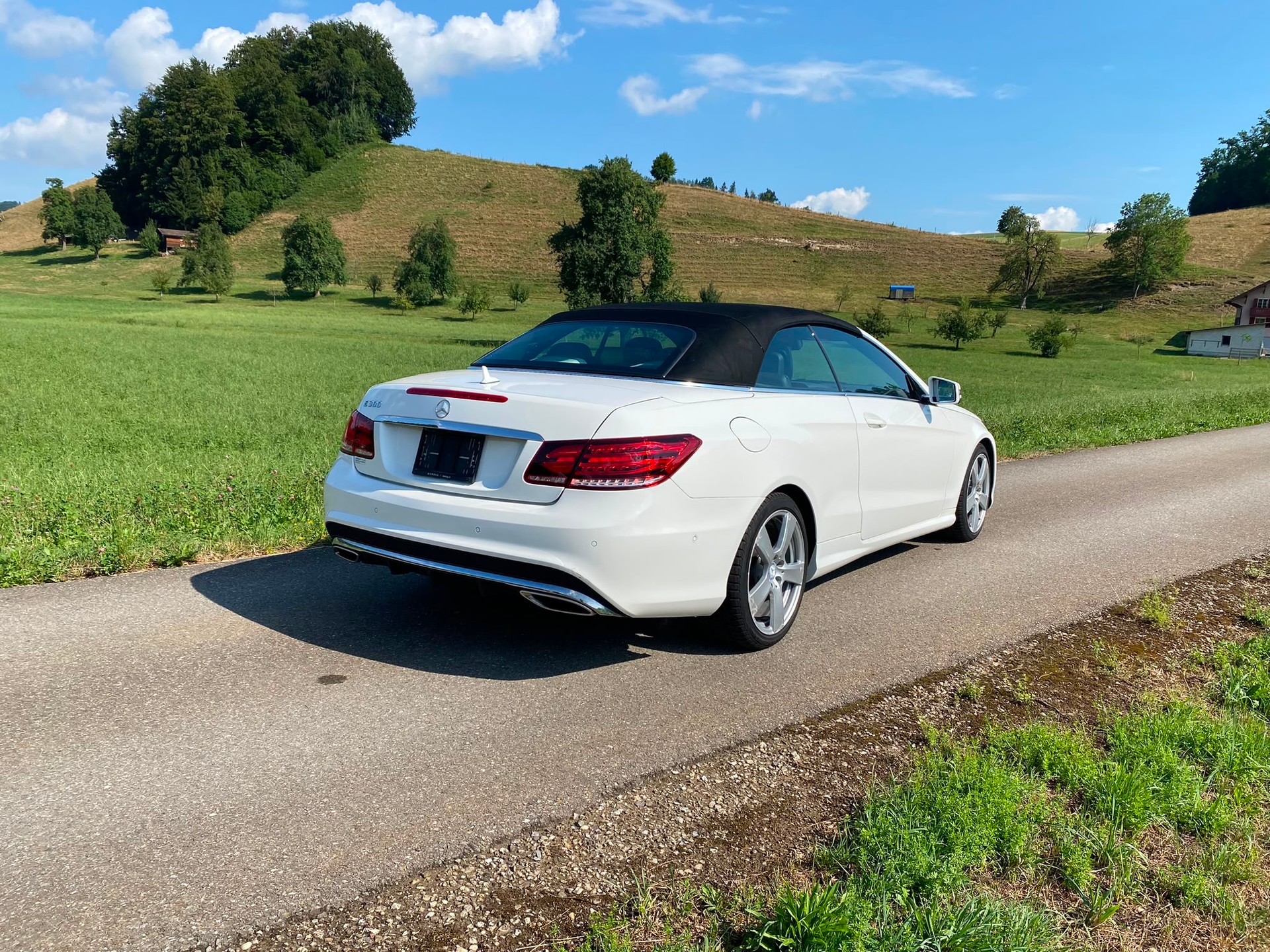 MERCEDES-BENZ E 300-image-1