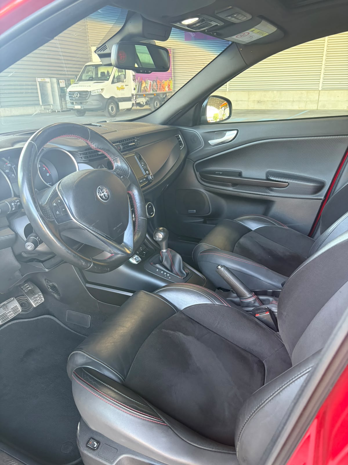 ALFA ROMEO Giulietta 1750 TBi Veloce TCT-image-4