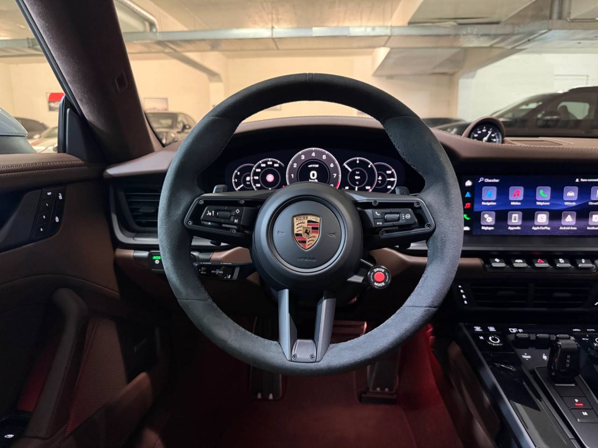 PORSCHE 911 Carrera GTS-image-10
