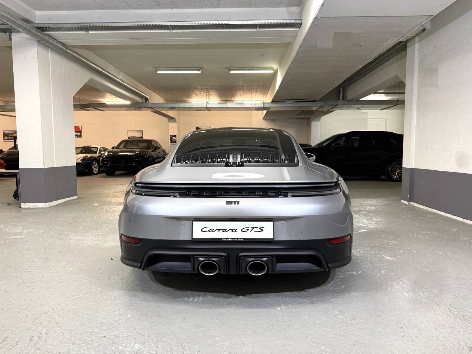 PORSCHE 911 Carrera GTS-image-5