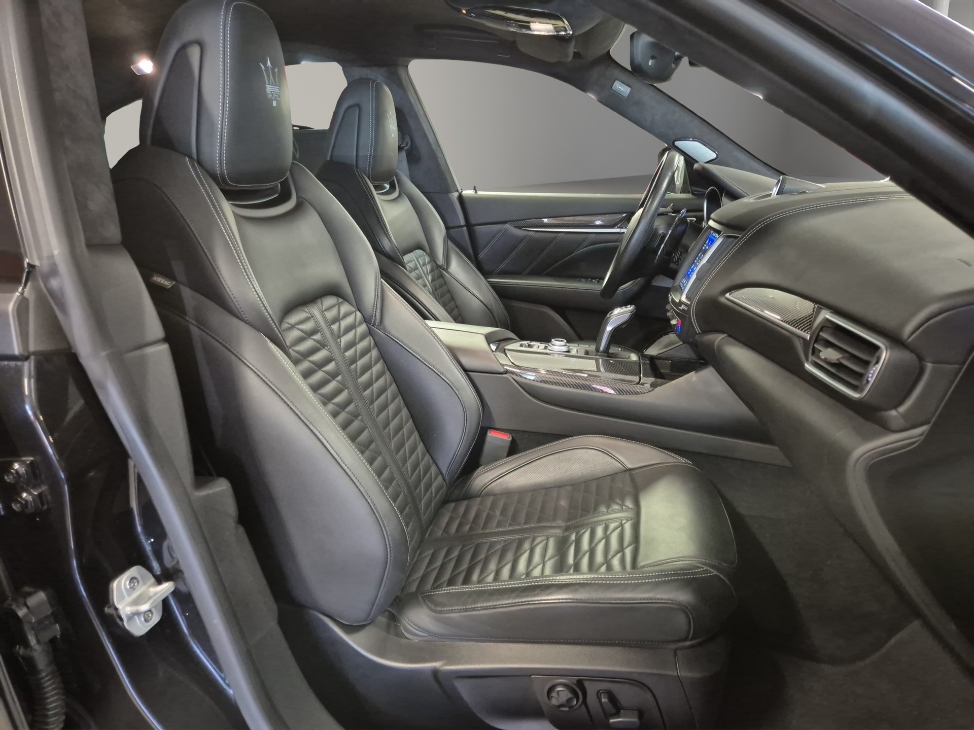 MASERATI Levante 3.8 V8 Trofeo Q4 Automatica-image-16