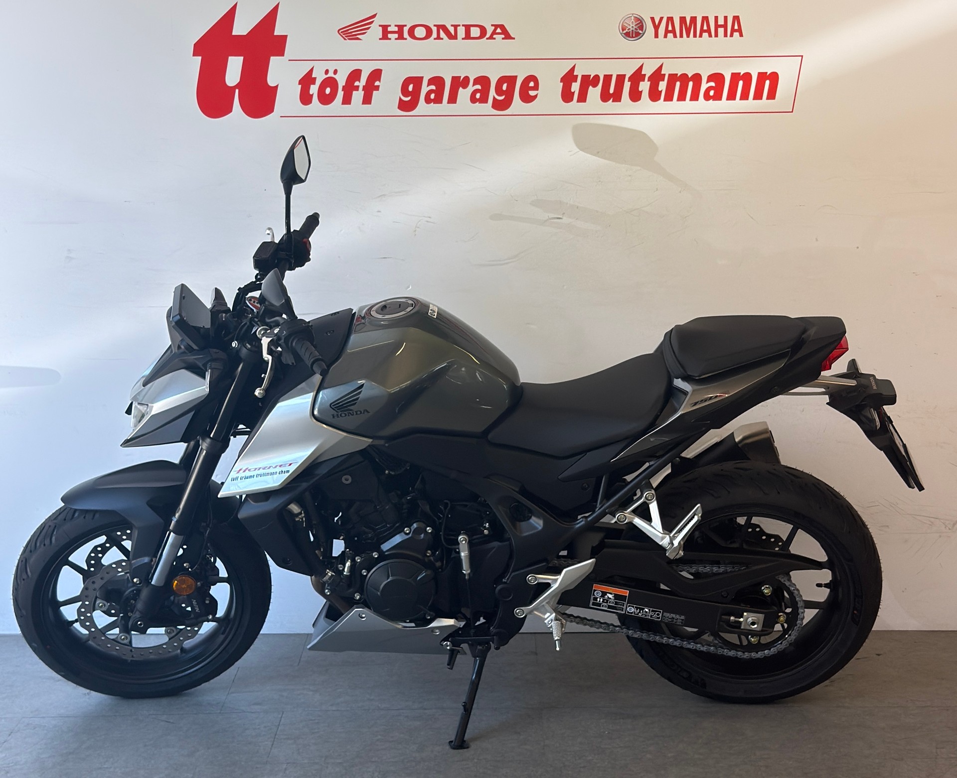 HONDA CB 750 Hornet E-Clutch-showroom-element-1
