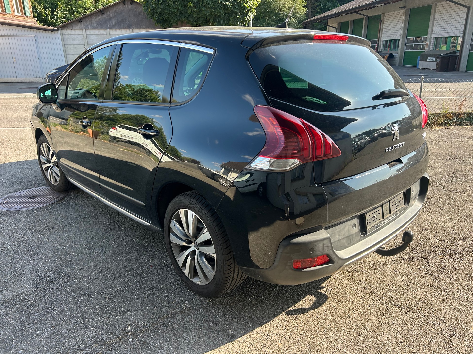 PEUGEOT 3008 1.6 16V T Allure-image-4