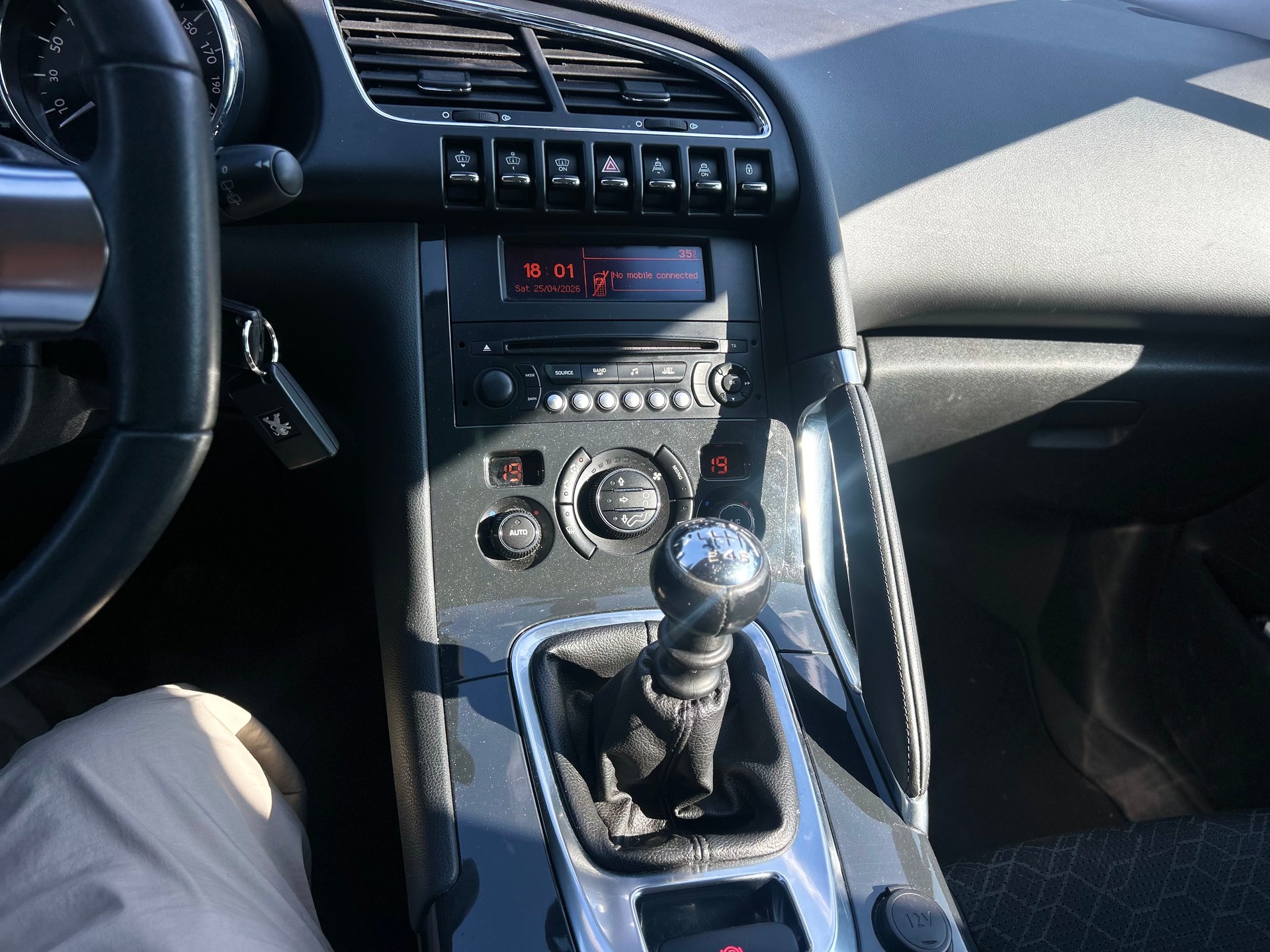 PEUGEOT 3008 1.6 16V T Allure-image-9