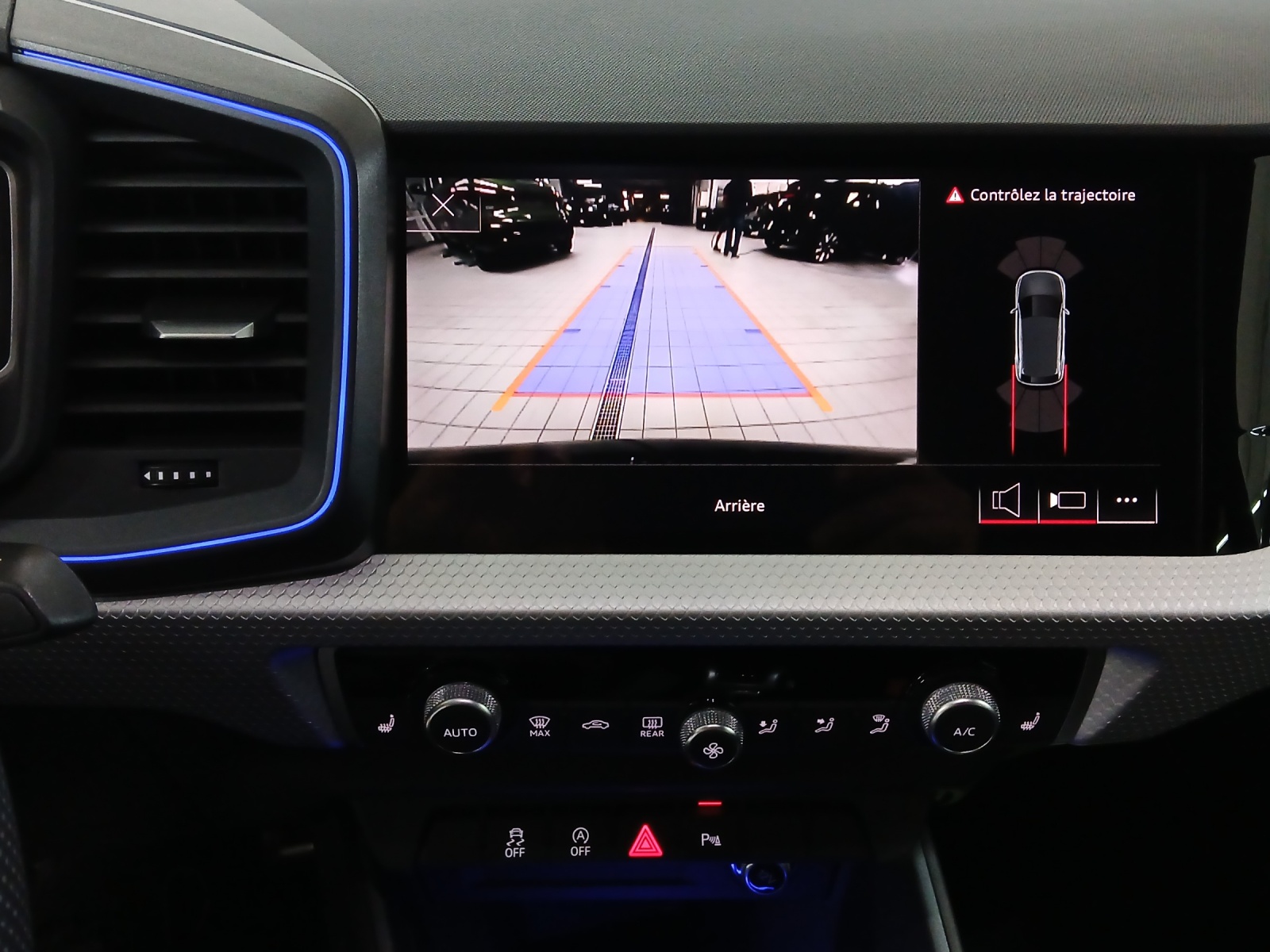 AUDI A1 allstreet 30 TFSI Attraction S-tronic-image-14