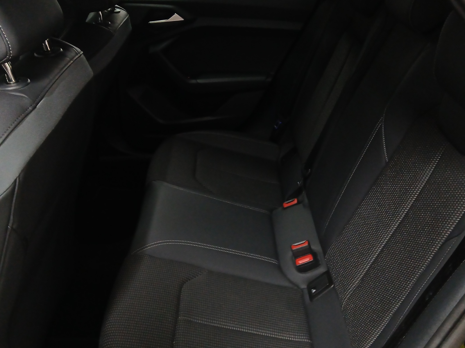 AUDI A1 allstreet 30 TFSI Attraction S-tronic-image-11