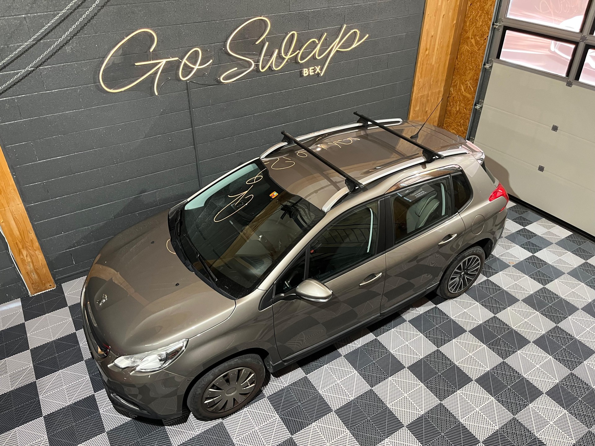 PEUGEOT 2008 1.2 VTI Active-image-5
