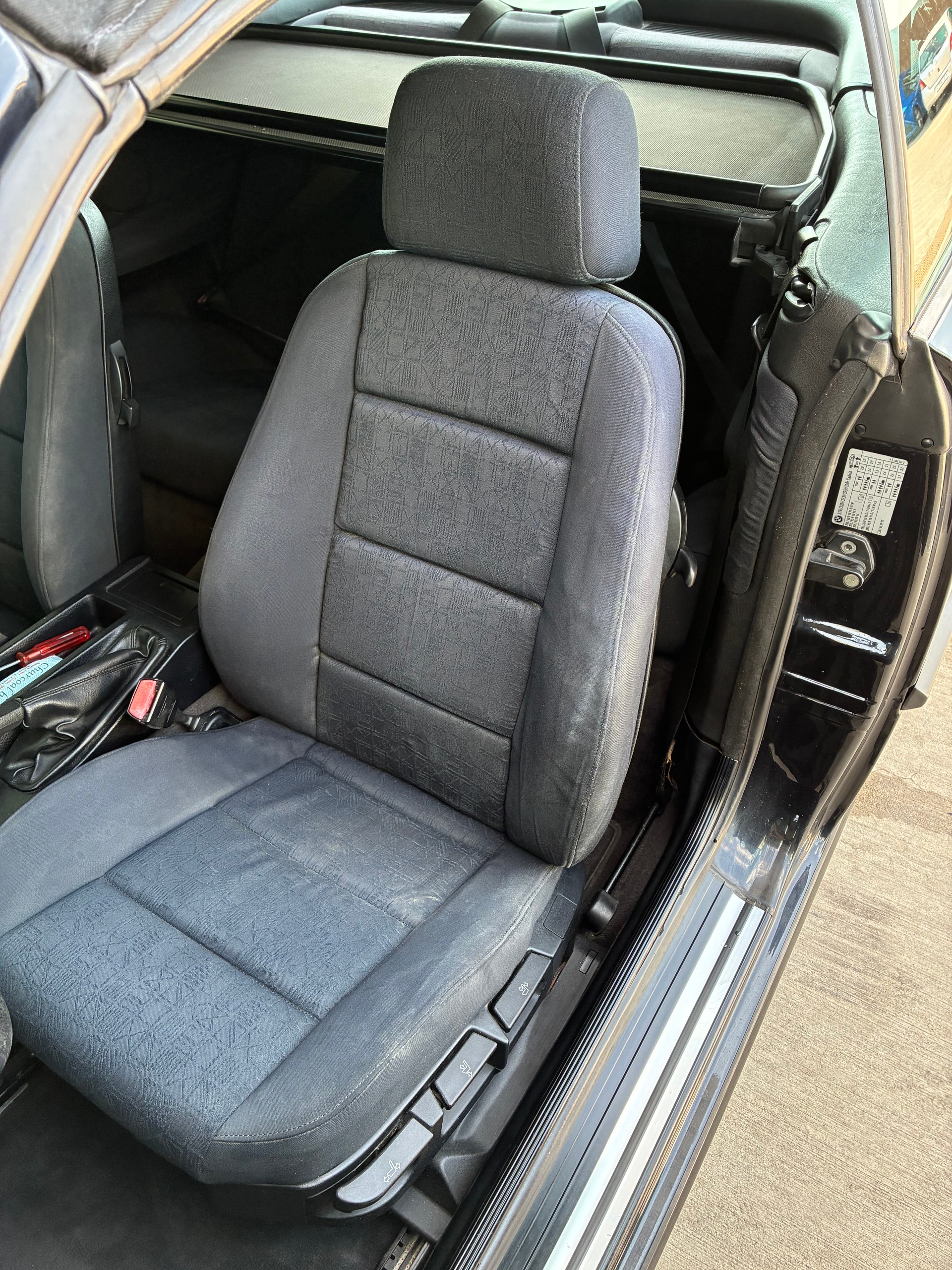 BMW 318i Cabrio-image-6