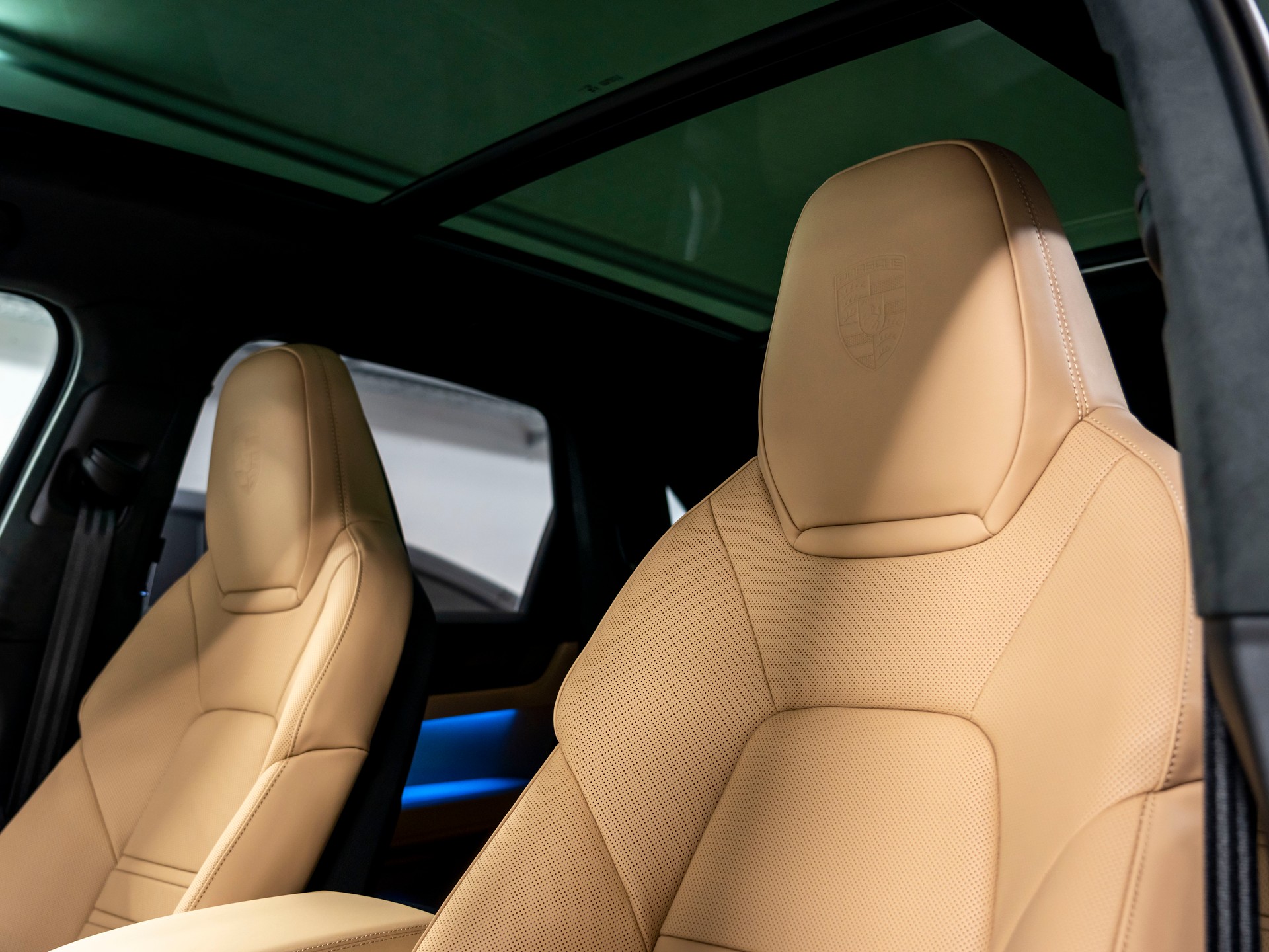 PORSCHE Cayenne GTS Tiptronic-image-18