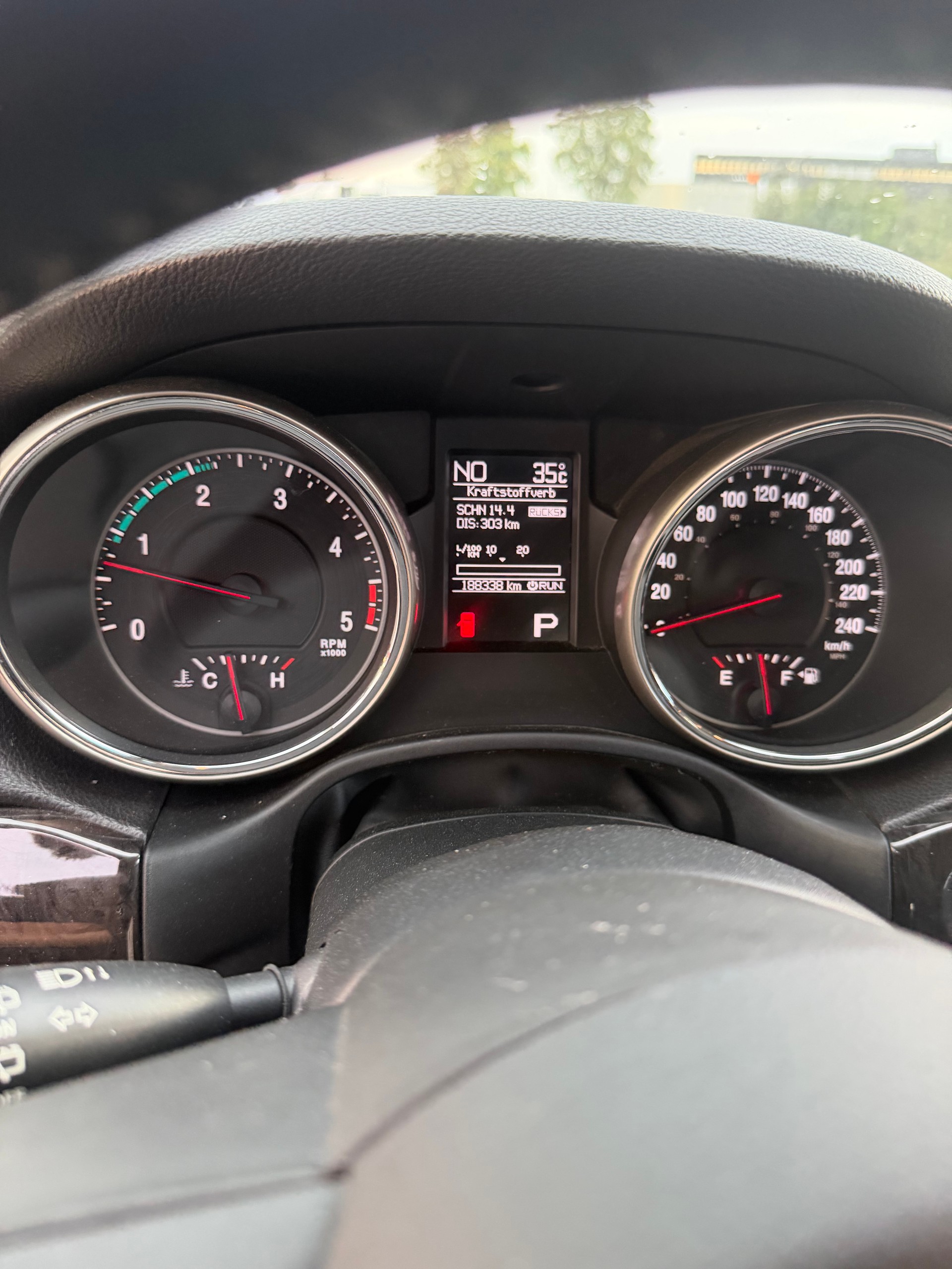 JEEP Grand Cherokee 3.0 CRD Laredo Automatic-image-6