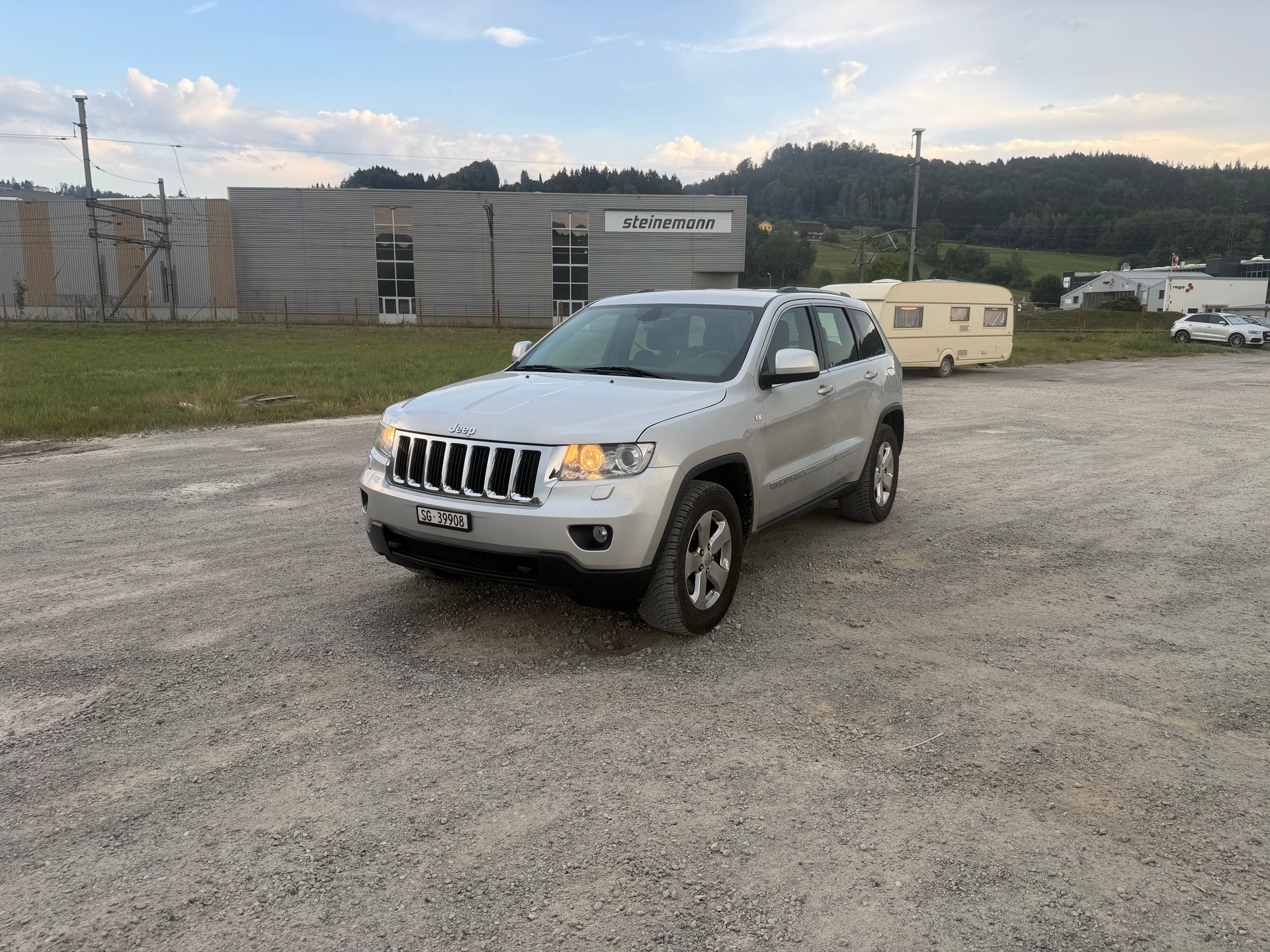 JEEP Grand Cherokee 3.0 CRD Laredo Automatic-image-0
