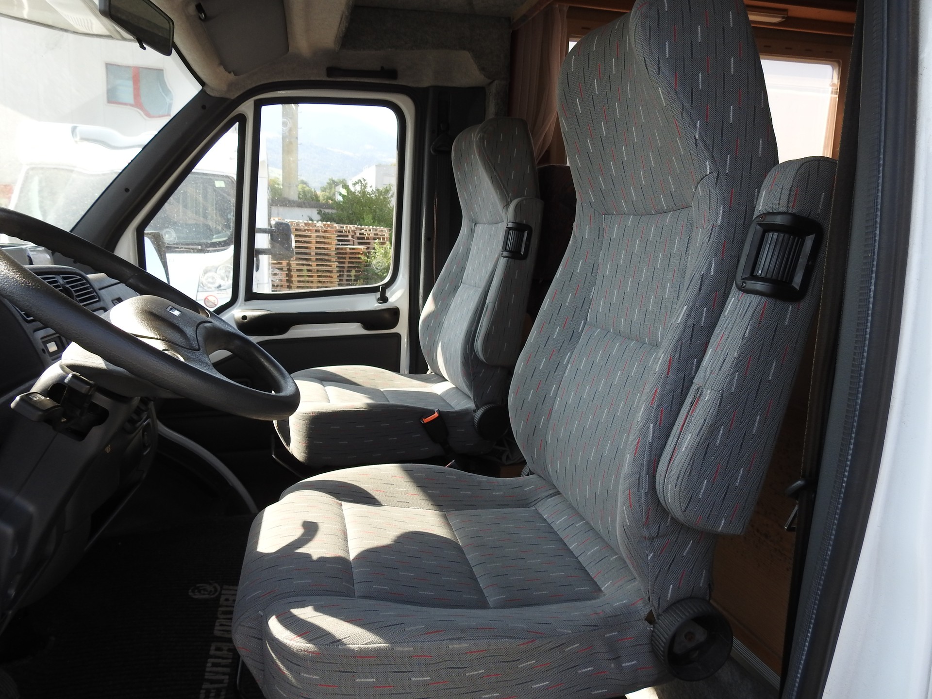 FIAT 14 2.5 TD Eura Mobil-image-11