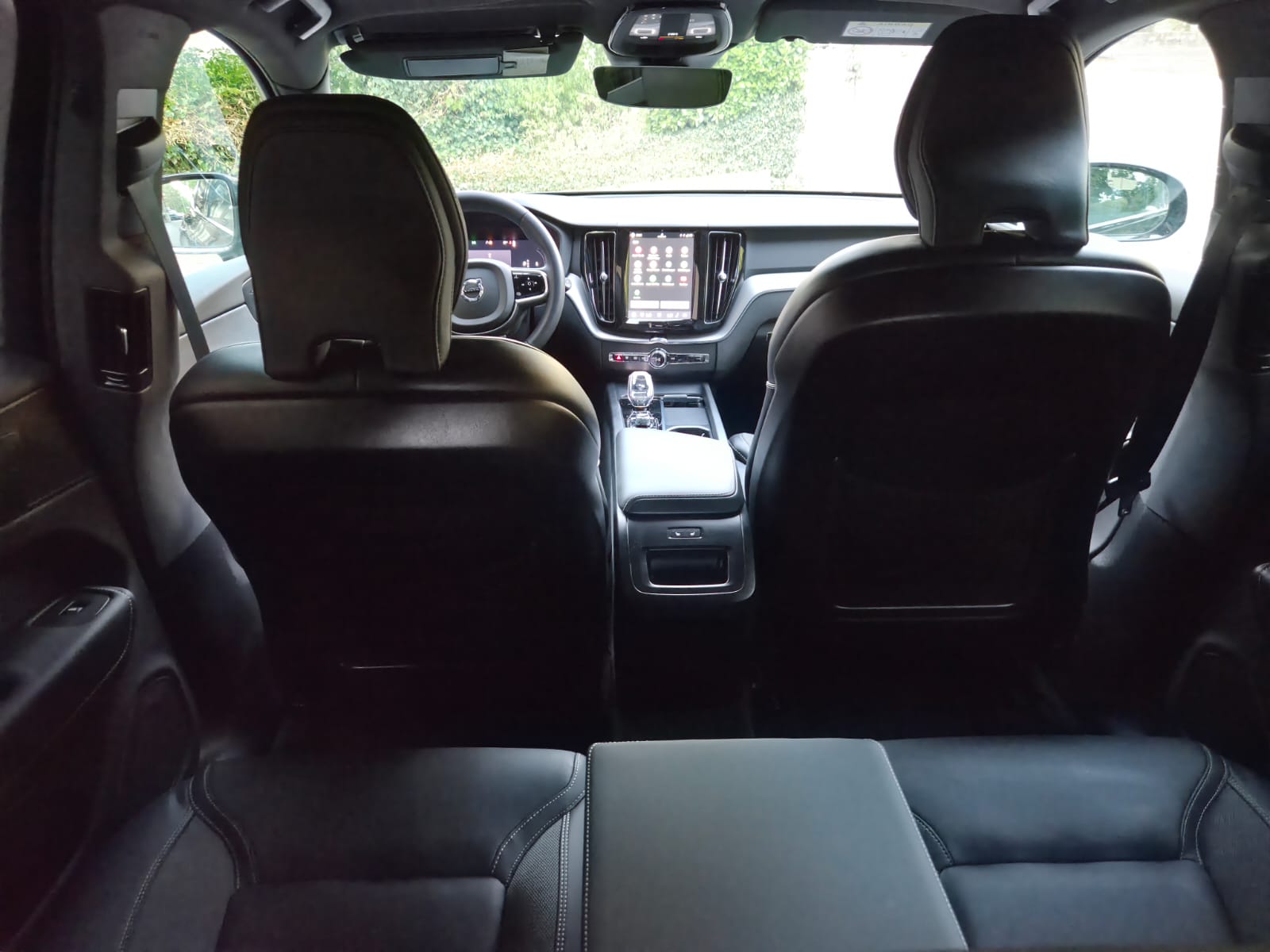 VOLVO XC60 B4 Diesel Mild Hybrid AWD Plus Dark Geartronic-image-10