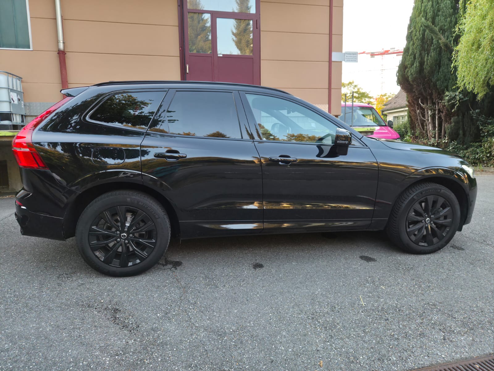 VOLVO XC60 B4 Diesel Mild Hybrid AWD Plus Dark Geartronic-image-6