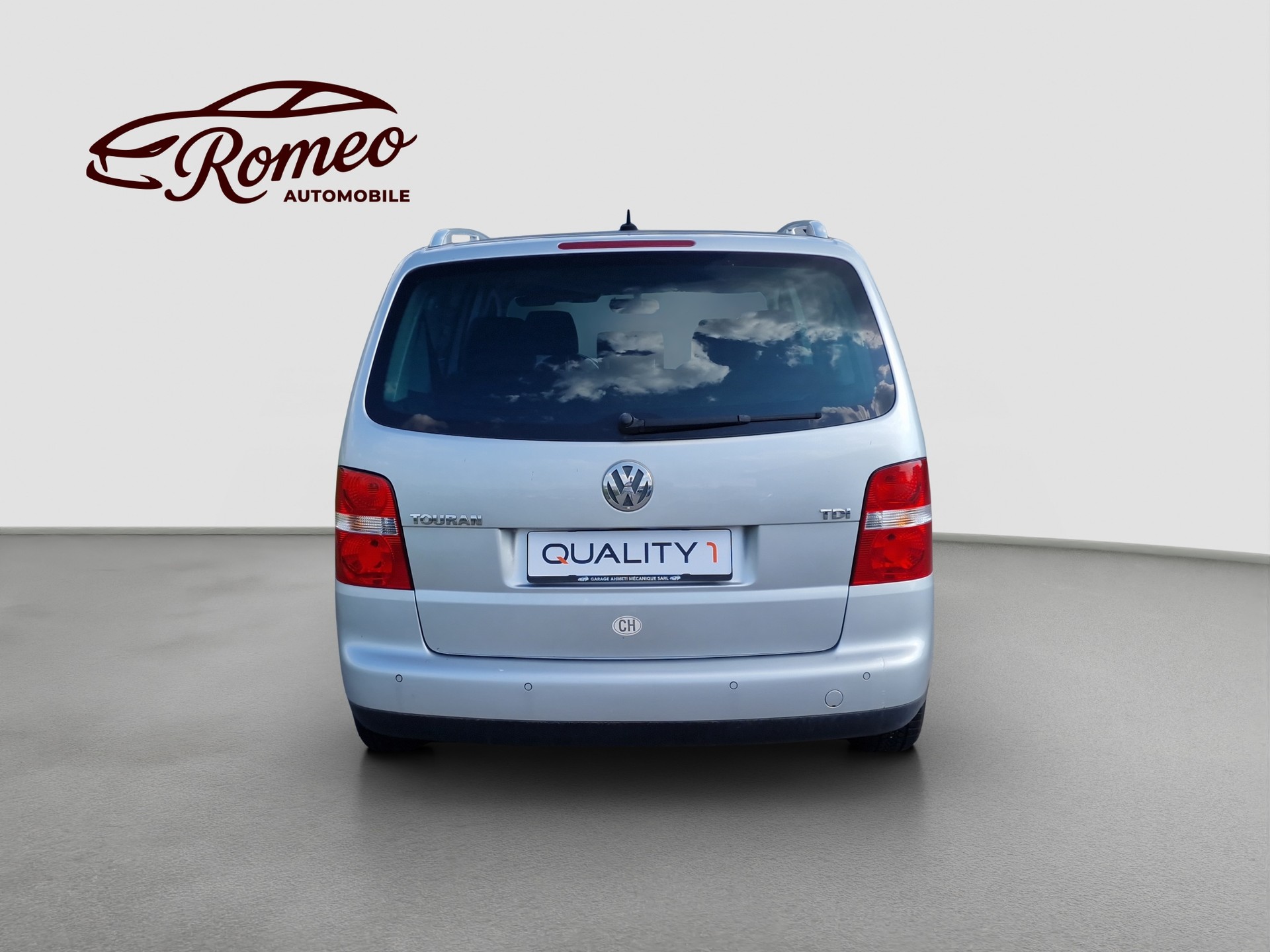 VW Touran 1.9 TDI Conceptline-image-4