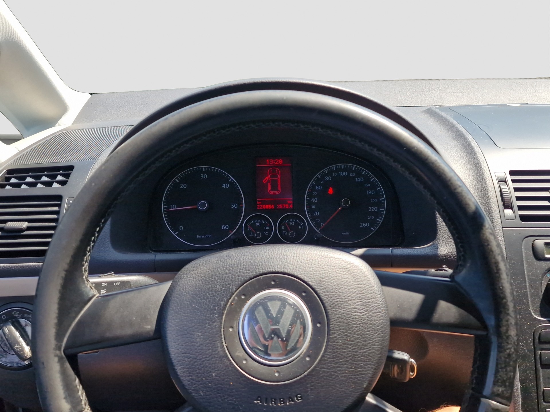 VW Touran 1.9 TDI Conceptline-image-8