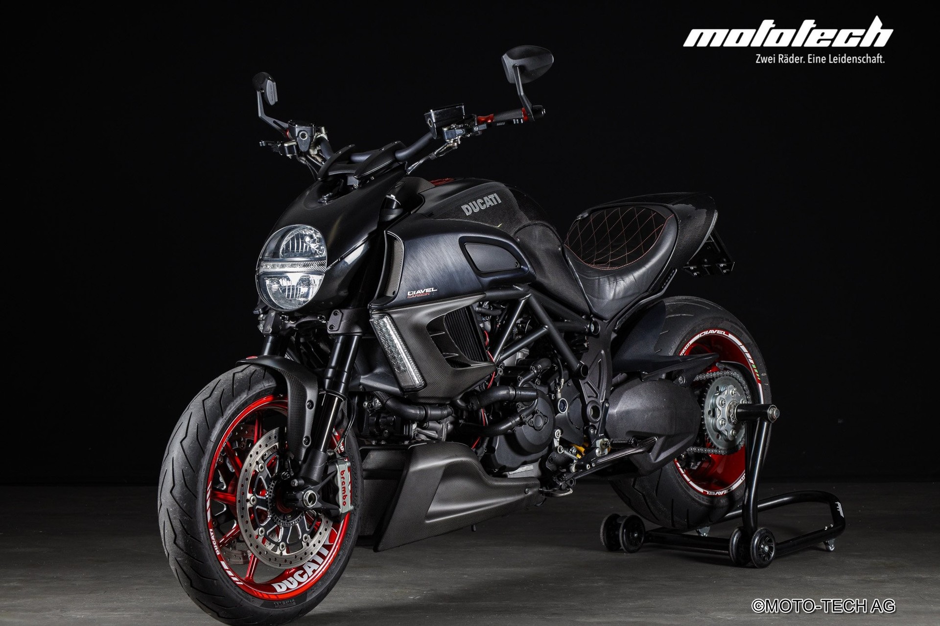 DUCATI Diavel 1200 Carbon-image-5