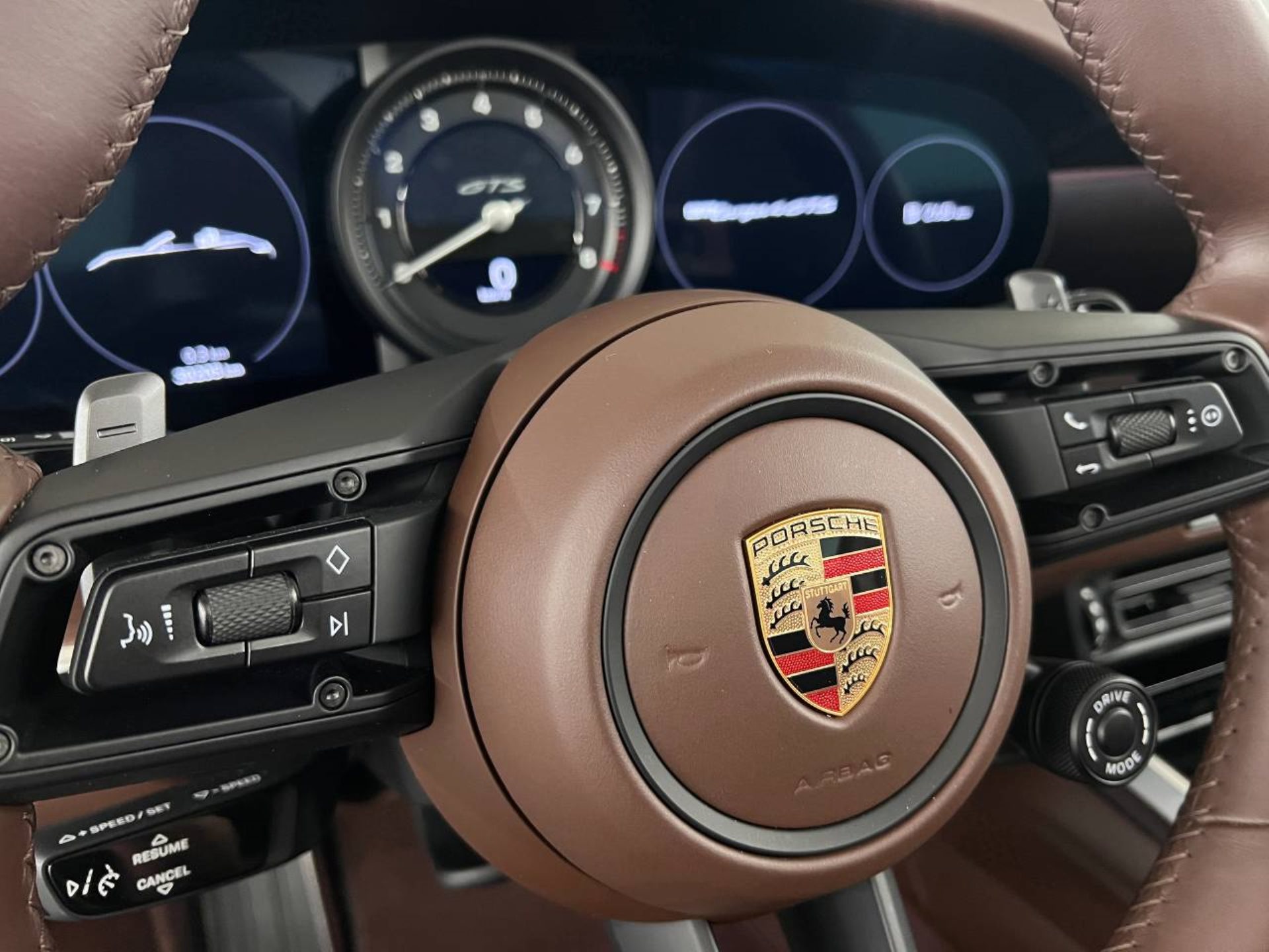 PORSCHE 911 Targa 4 GTS-image-16