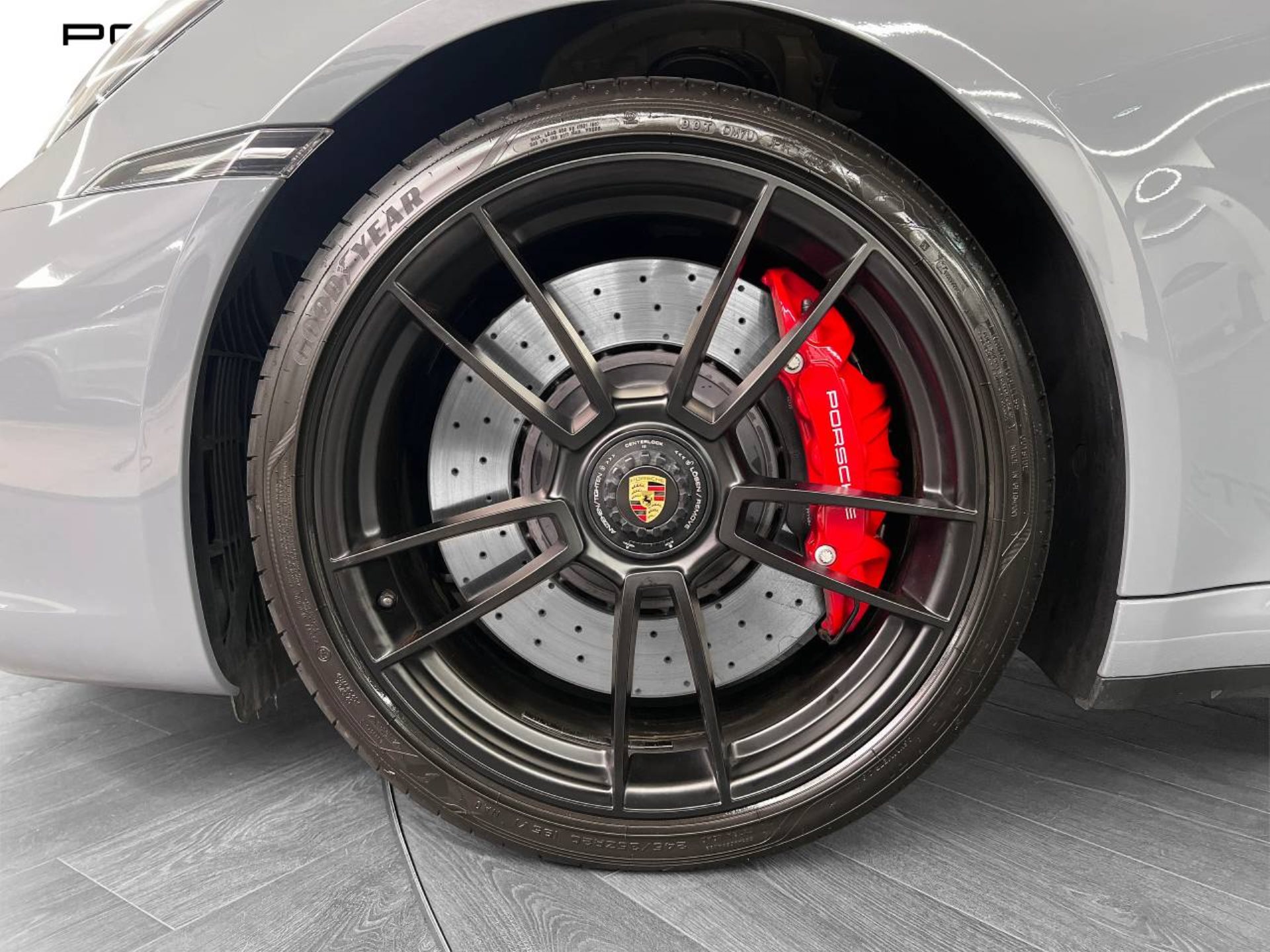 PORSCHE 911 Targa 4 GTS-image-11