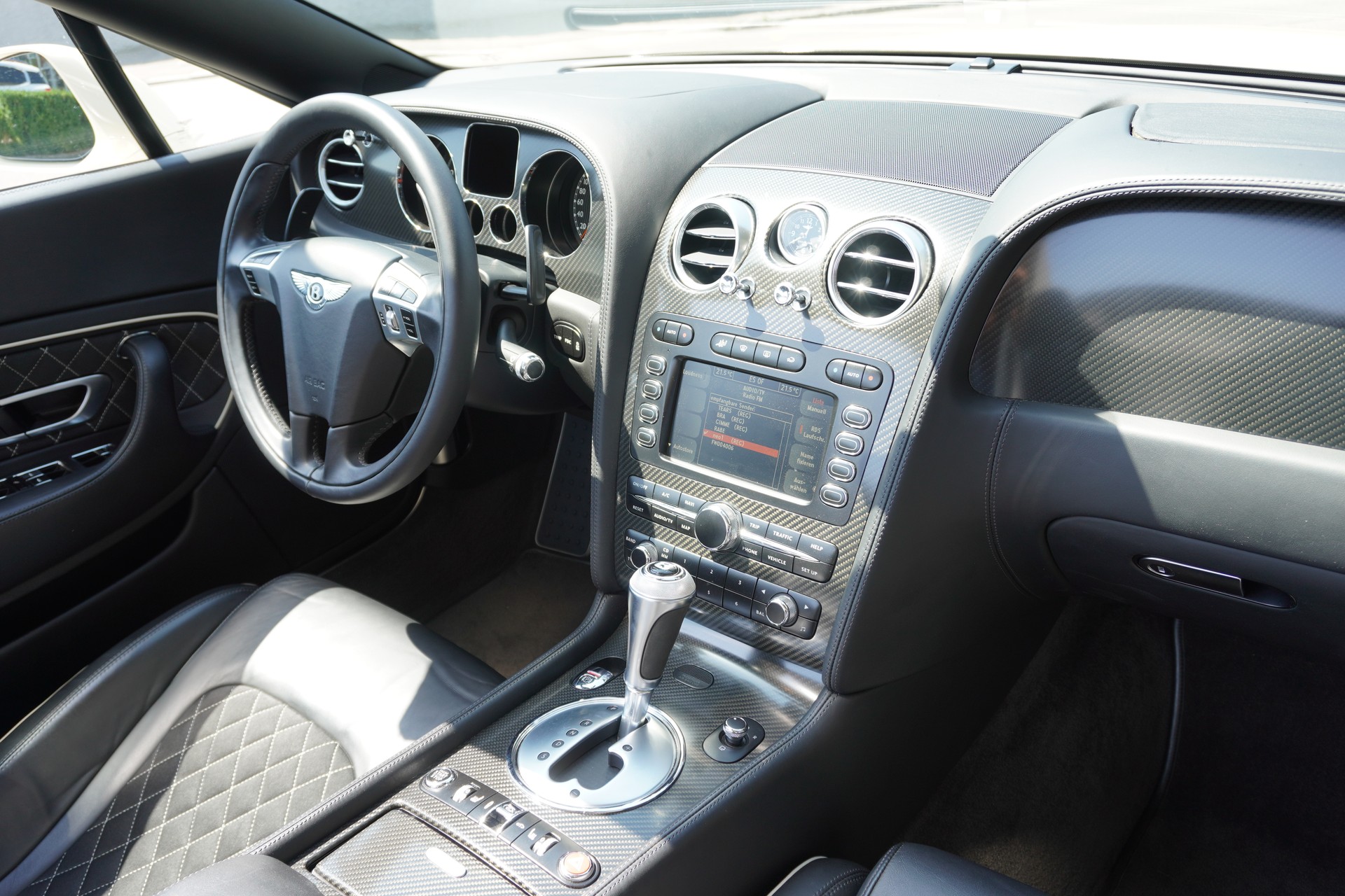 BENTLEY Continental Supersports Convertible 6.0-image-11