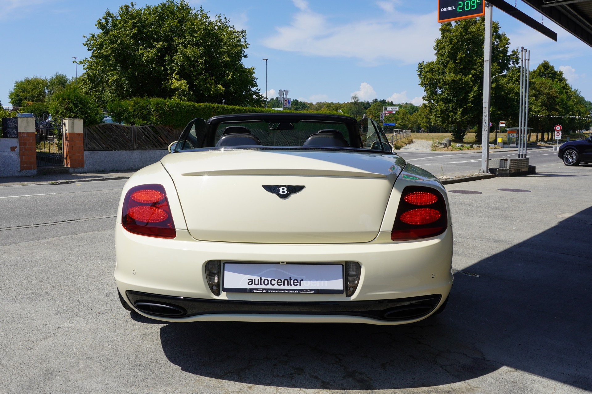 BENTLEY Continental Supersports Convertible 6.0-image-5