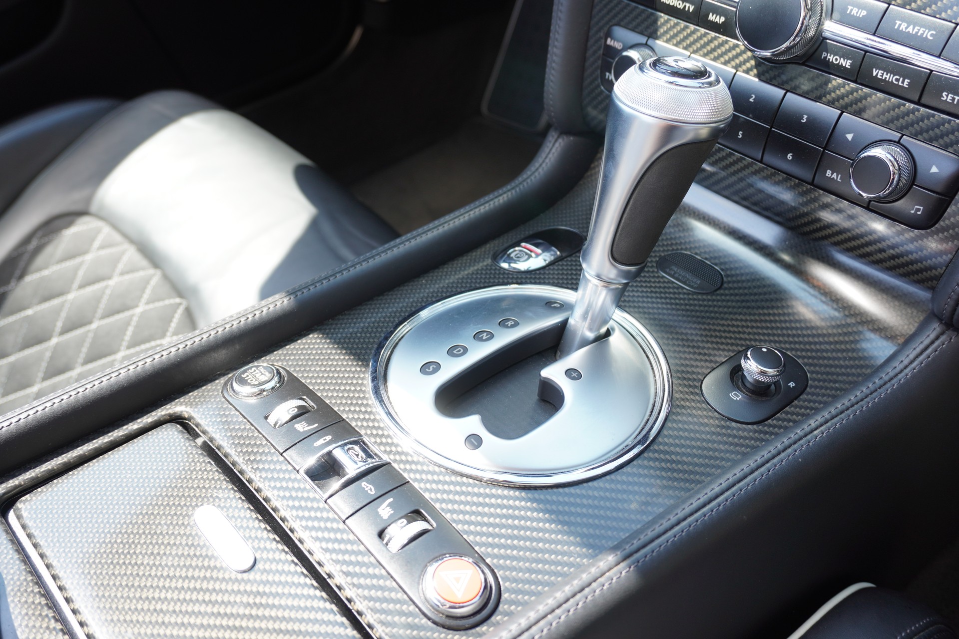BENTLEY Continental Supersports Convertible 6.0-image-12