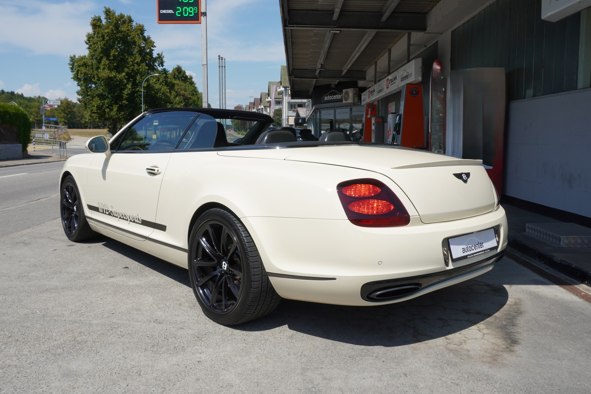 BENTLEY Continental Supersports Convertible 6.0-image-6