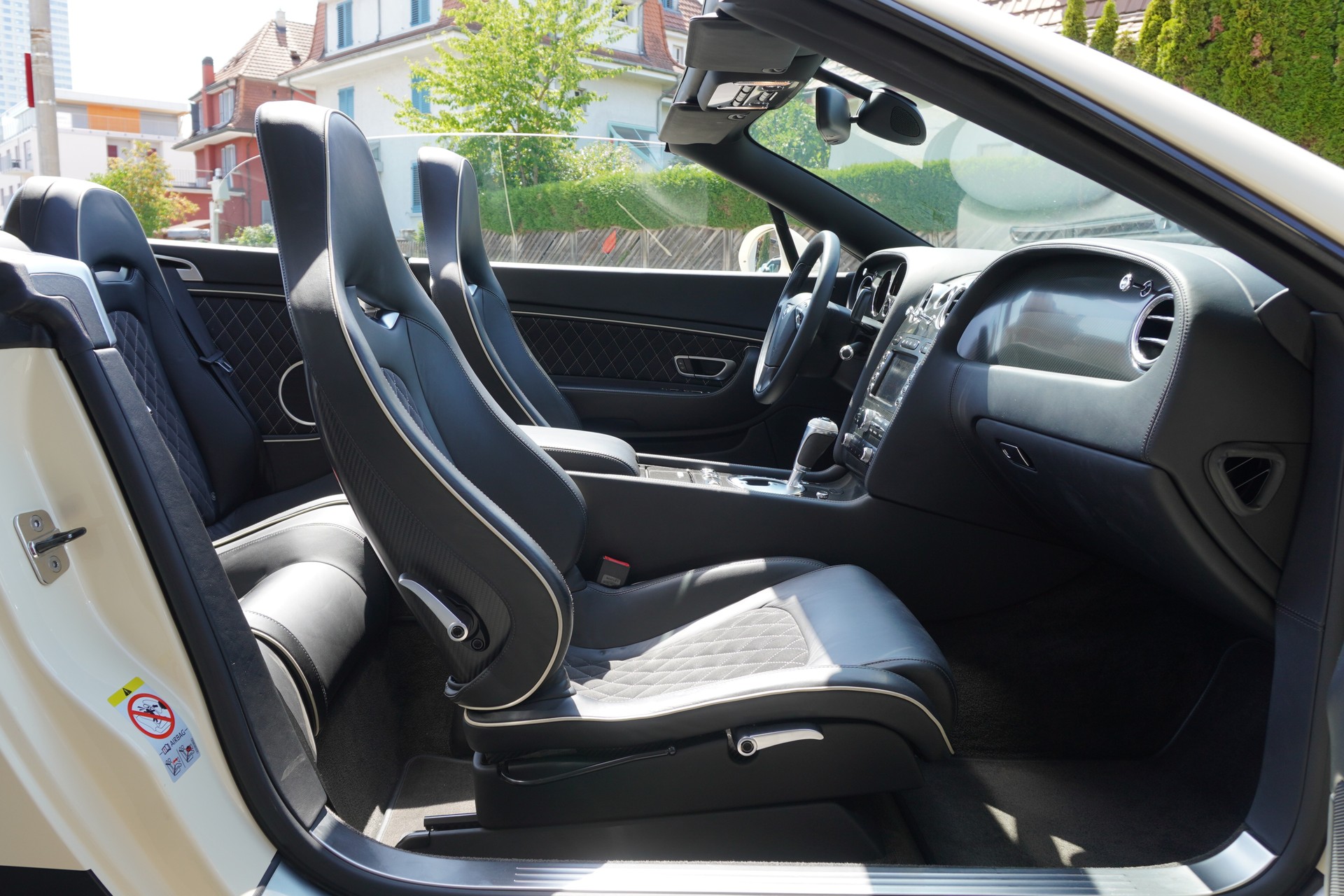 BENTLEY Continental Supersports Convertible 6.0-image-13