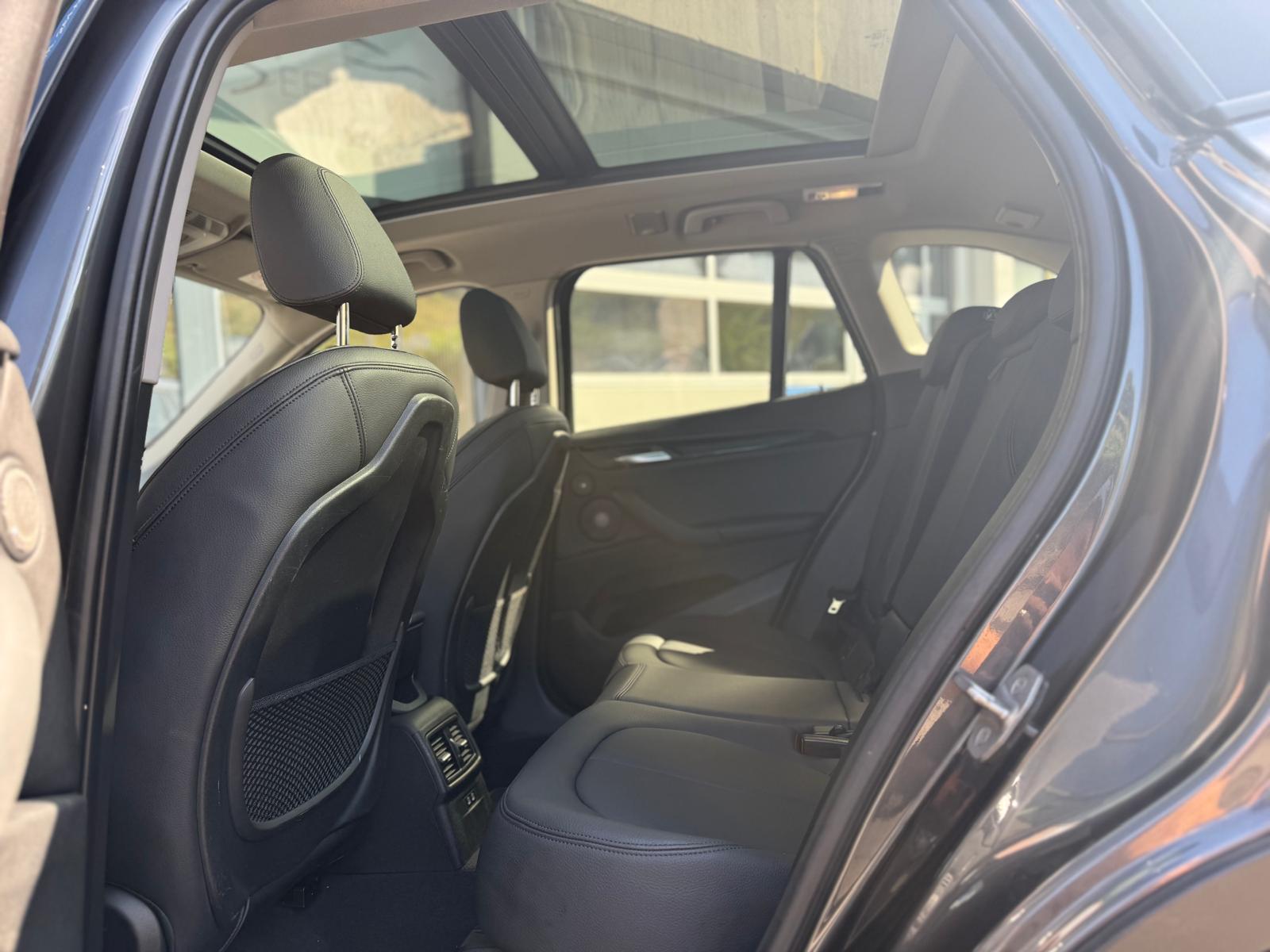 BMW X1 xDrive 20d Sport Line Steptronic-image-9