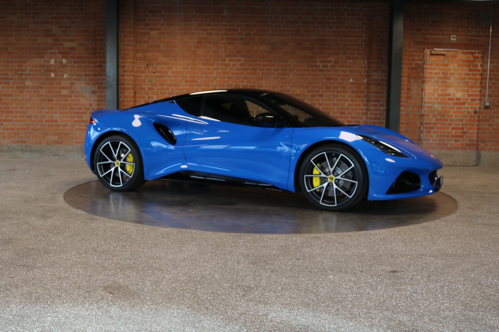 LOTUS Emira 3.5 V6 First Edition-image-0