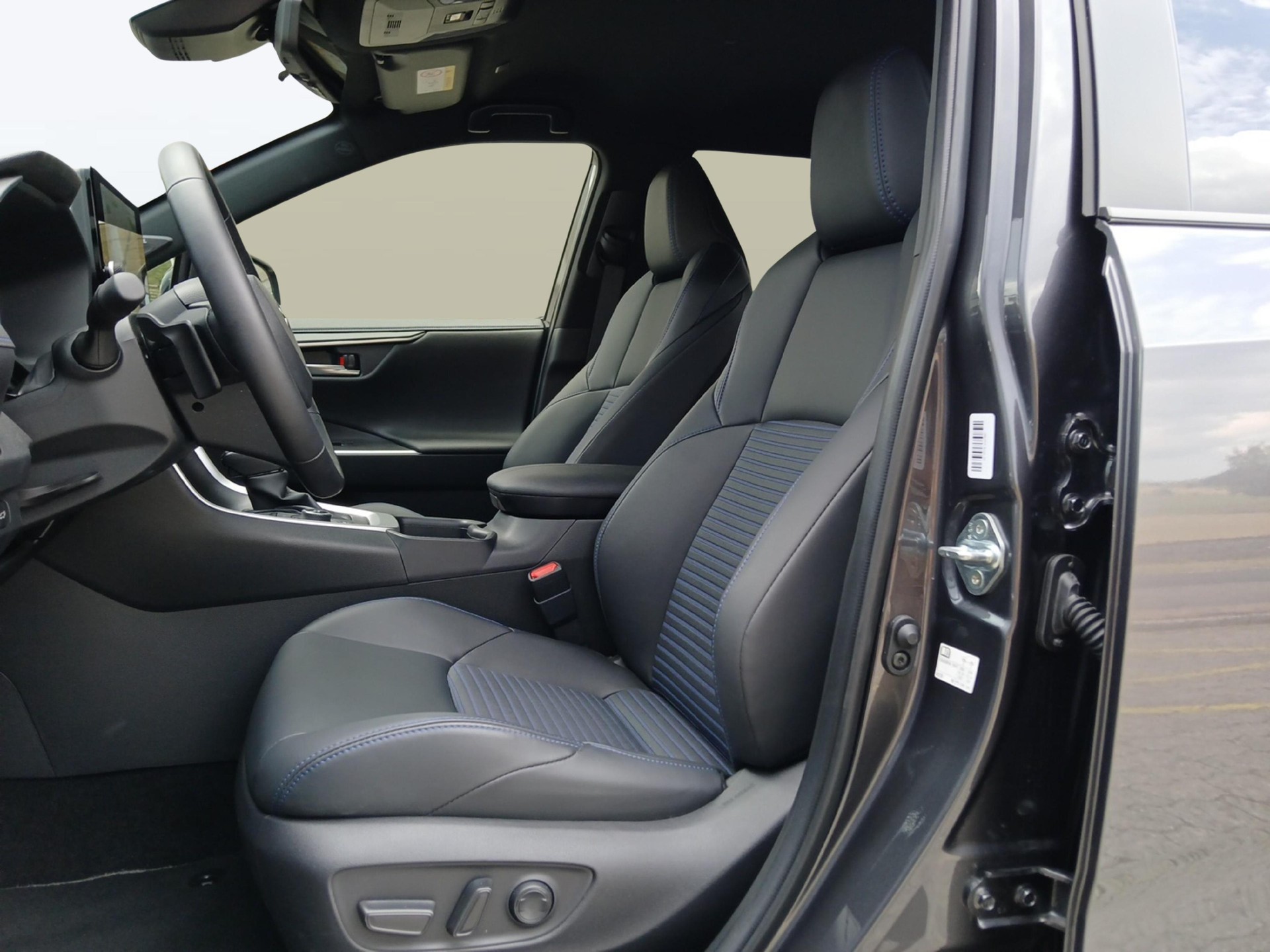 TOYOTA RAV4 2.5 HEV Style-image-8