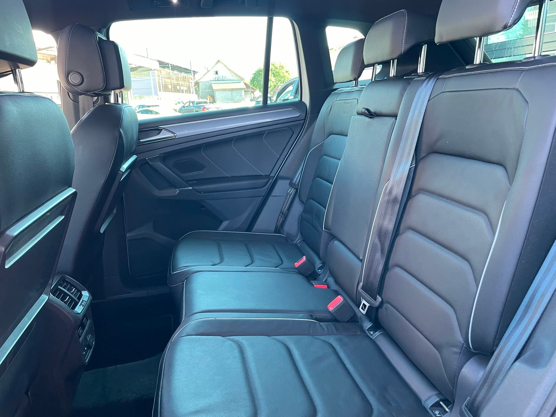 VW Tiguan 2.0TSI R-Line-image-7